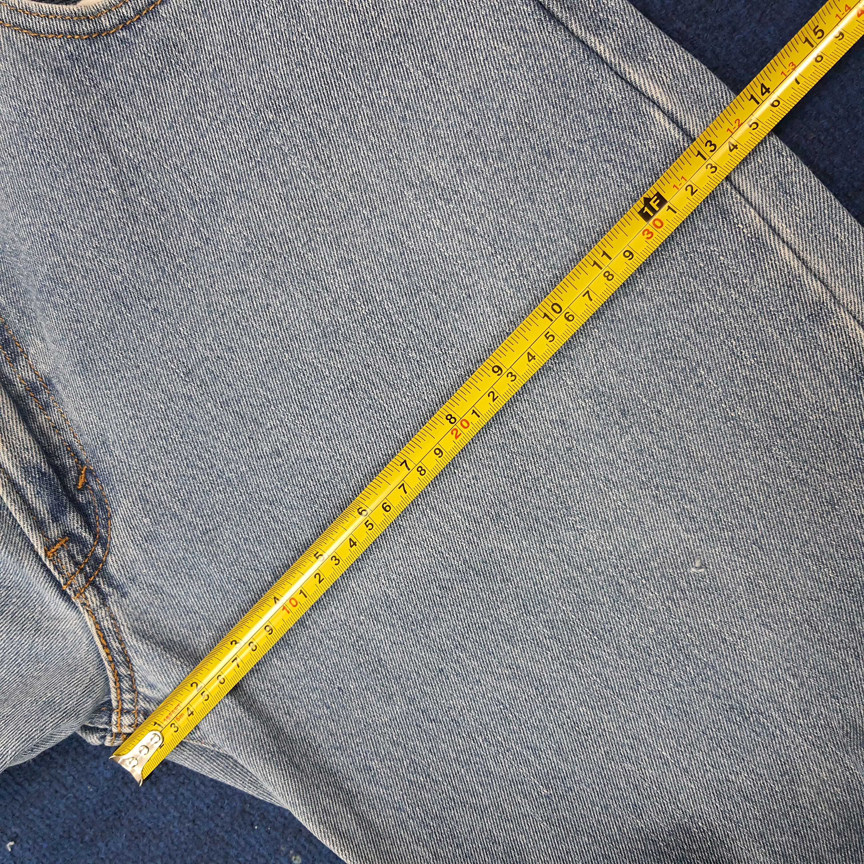 Levi's VINTAGE 90s LEVI'S 550 Distressed Light Wash Jeans C272N7 Size US 36 / EU 52 - 16 Thumbnail
