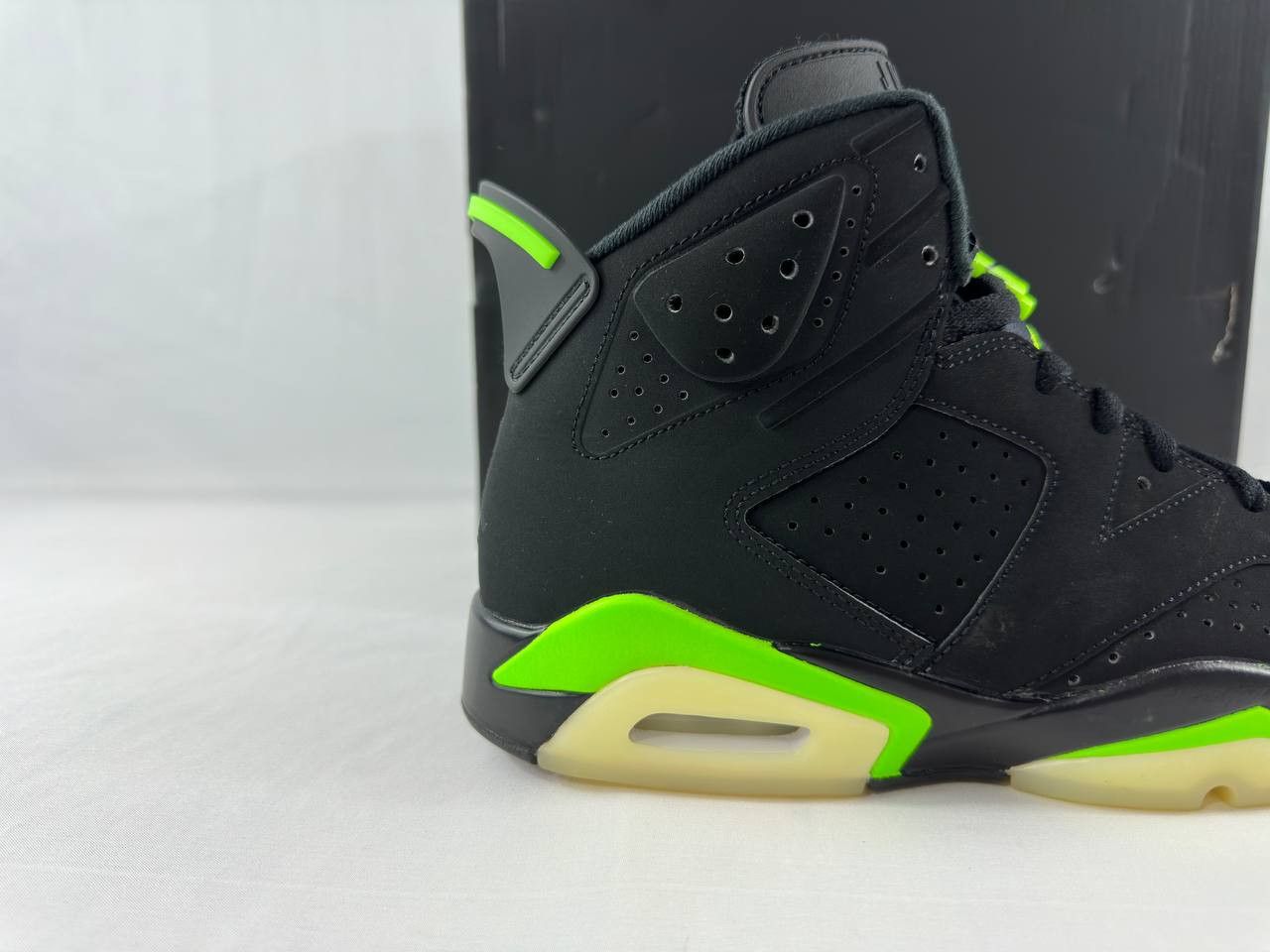 Nike Nike Air Jordan 6 Retro 'Electric Green' CT8529-003 Size US 8 / EU 41 - 2 Thumbnail