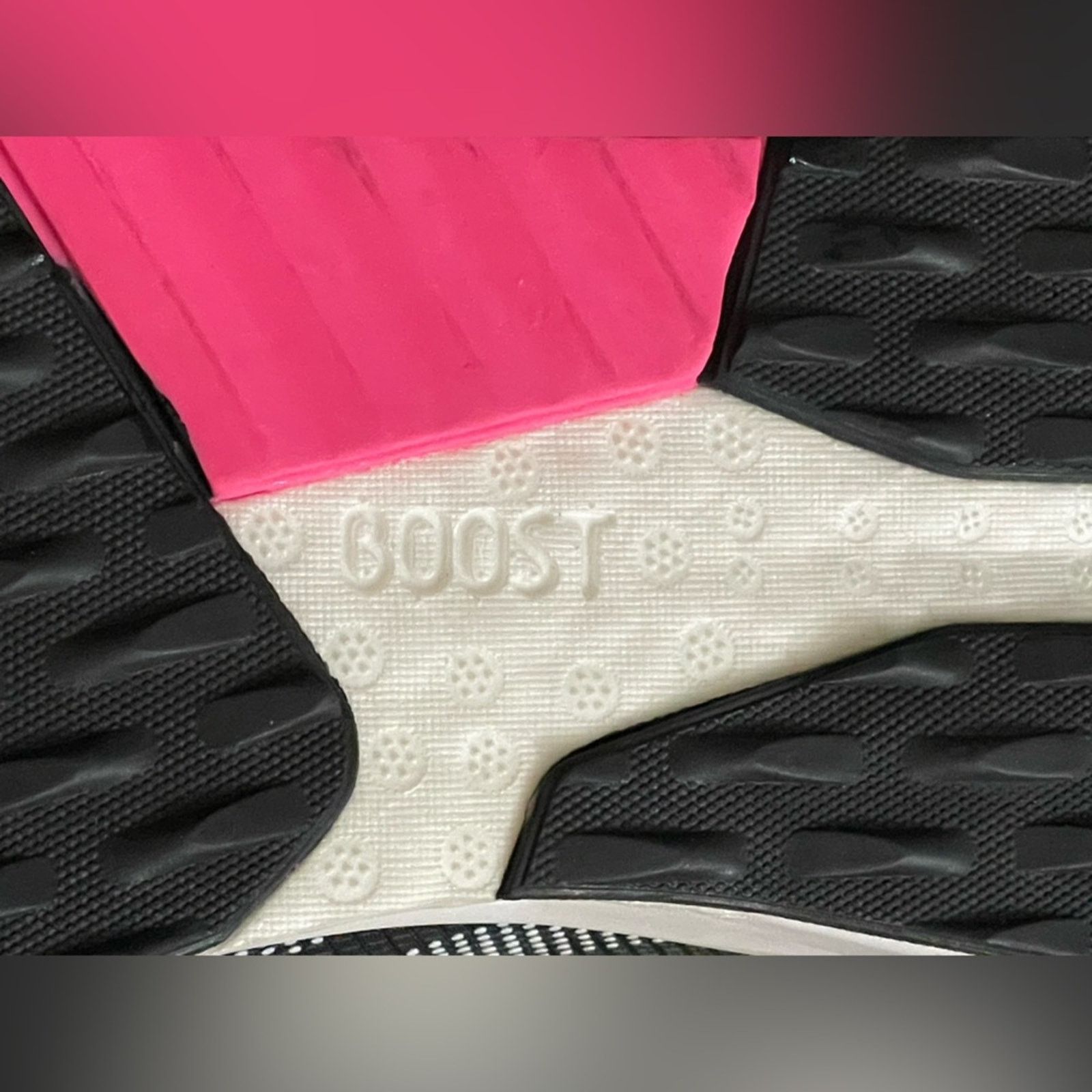 Adidas Adidas Womens Avryn in Core Black/Pink Fusion - Size 9 Size US 9 / IT 39 - 9 Thumbnail