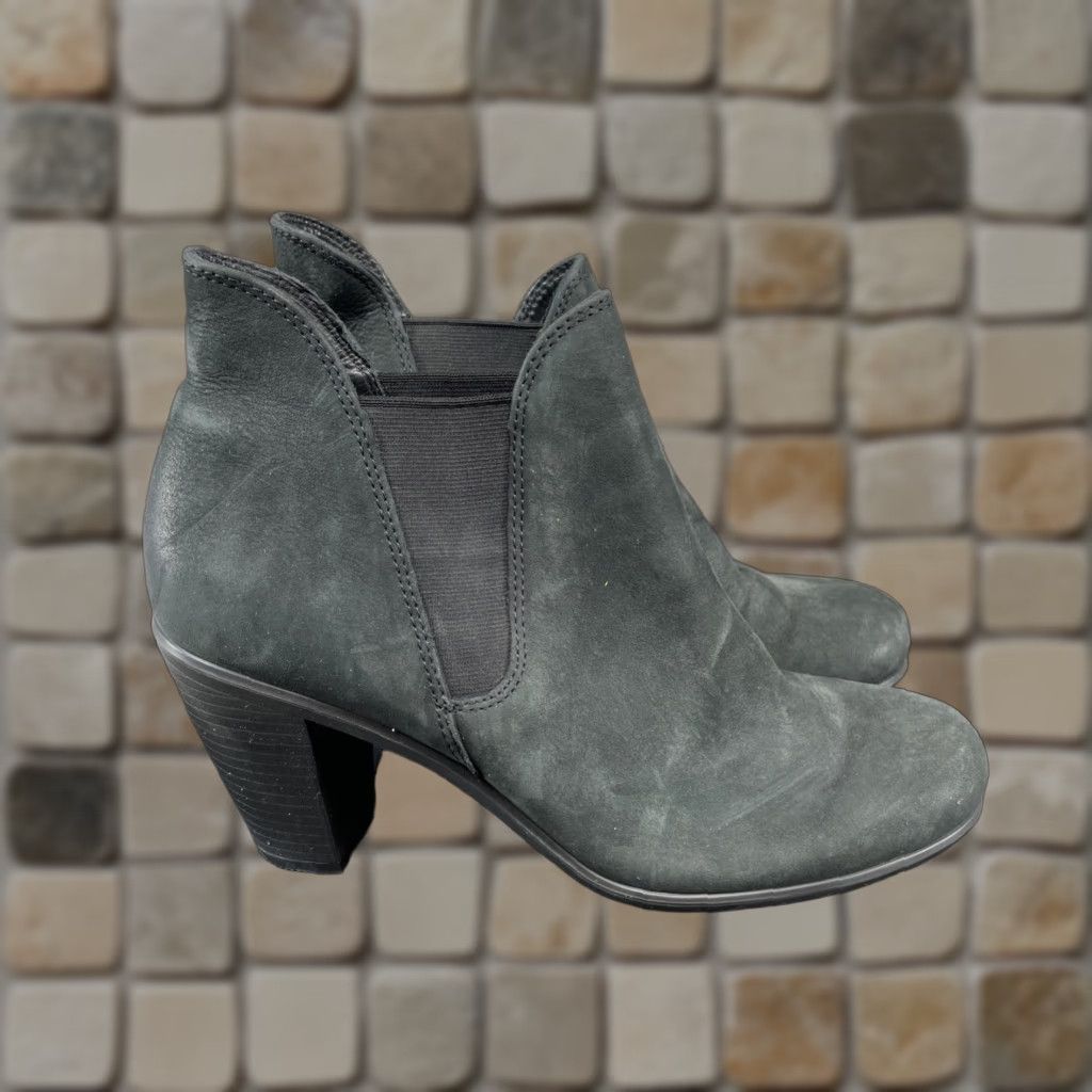 Ecco VINTAGE ECCO Chelsea Boots Women Size 39 EU 8.5 US Gray Leather Ankle High Block Heel Outdoor Fall Winter Size US 8.5 / IT 38.5 - 1 Thumbnail