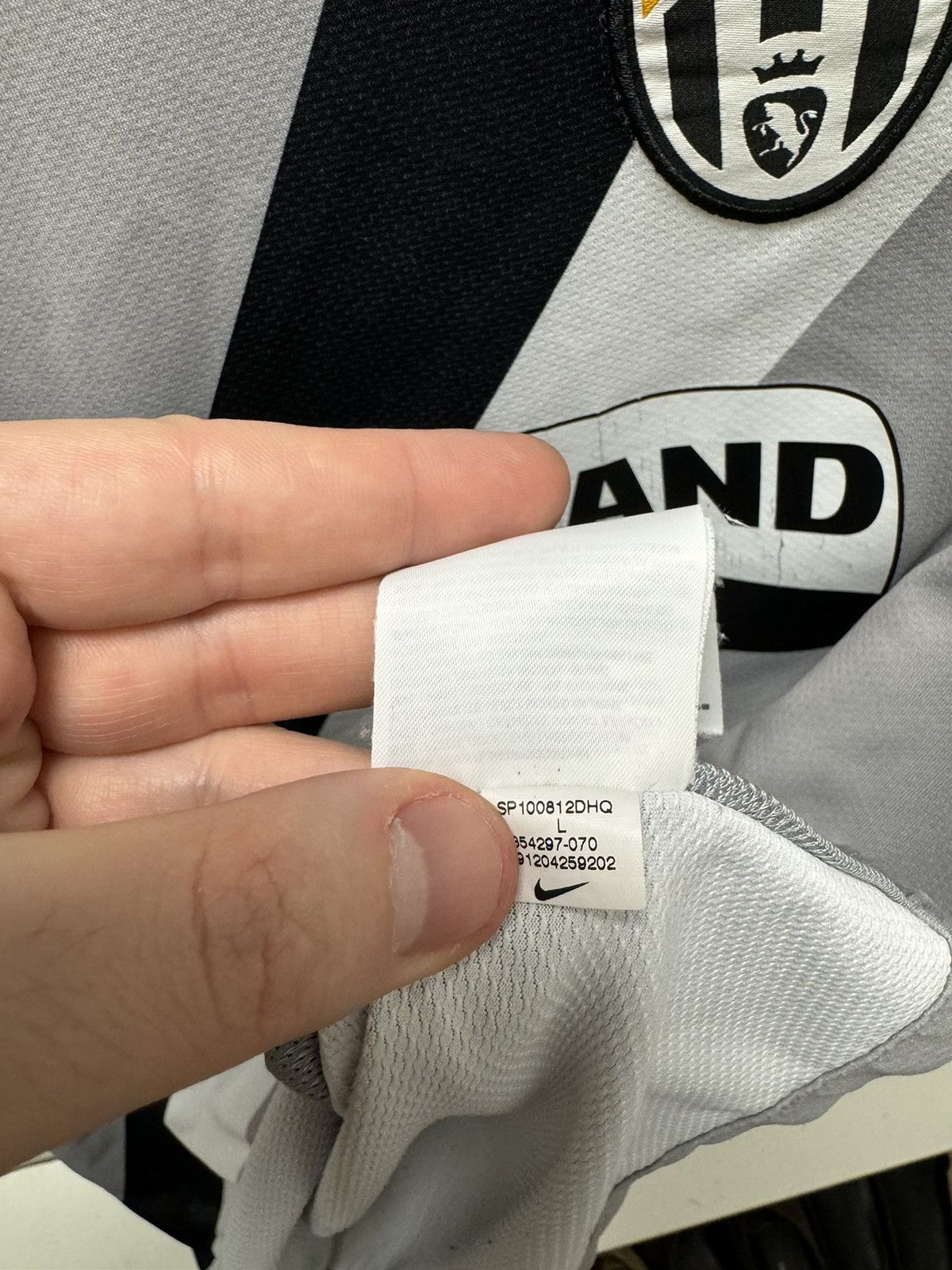 Nike Juventus nike soccer jersey L sz fiat group Size US L / EU 52-54 / 3 - 8 Thumbnail