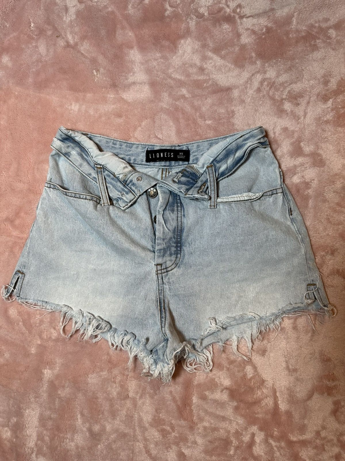 Other Lioness Distressed Light Blue High Rise Button Up Jean Short Size 25" / US 0 / IT 36 - 1 Thumbnail