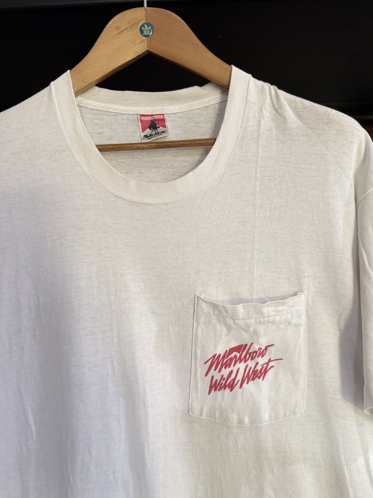 Marlboro Vintage 90s Marlboro Cowboy Man Wid West Collection Pocket T Size US XL / EU 56 / 4 - 7 Thumbnail