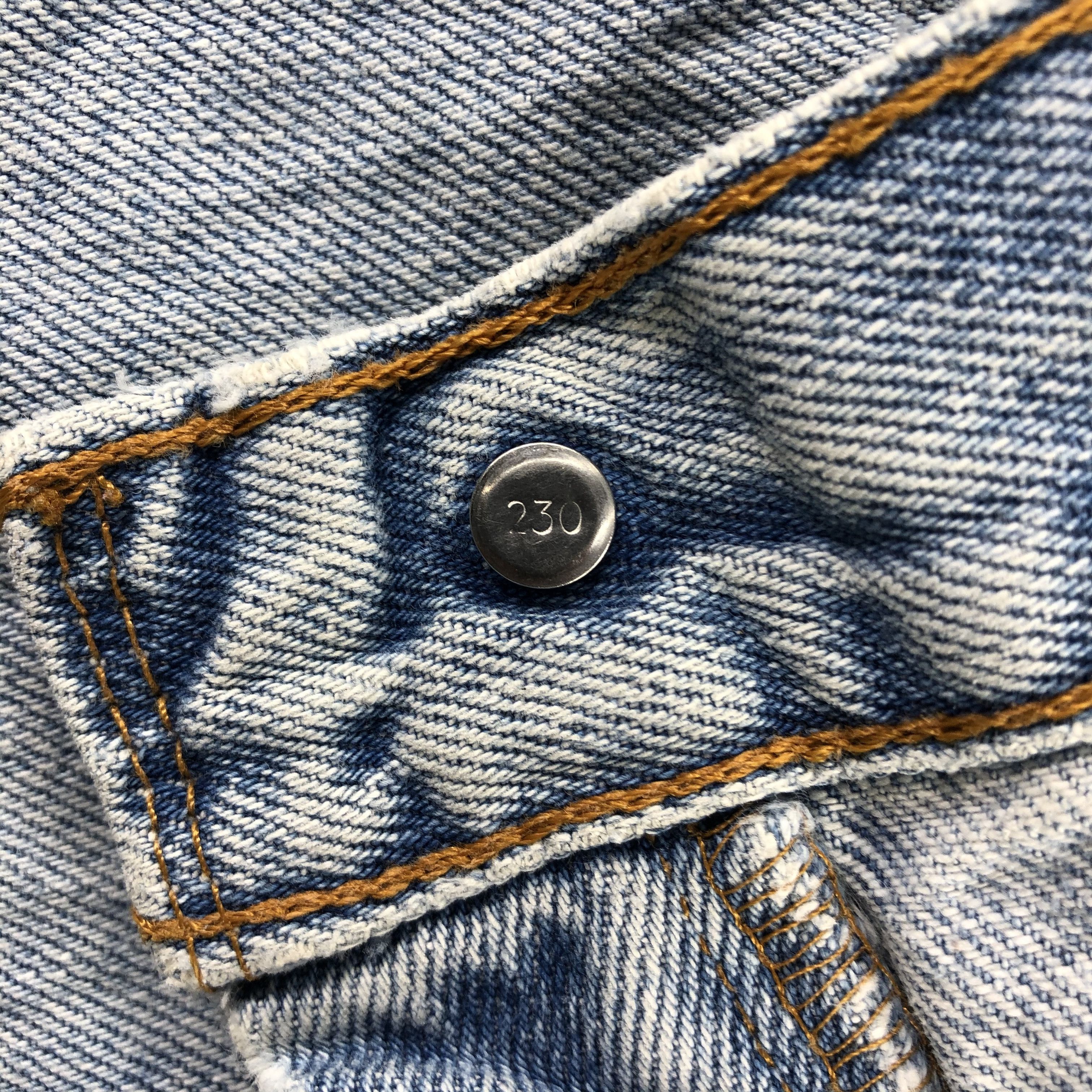 Levi's Vintage 90s Levis 550 Jeans Medium Wash Denim KJ1365 Size US 34 / EU 50 - 9 Thumbnail