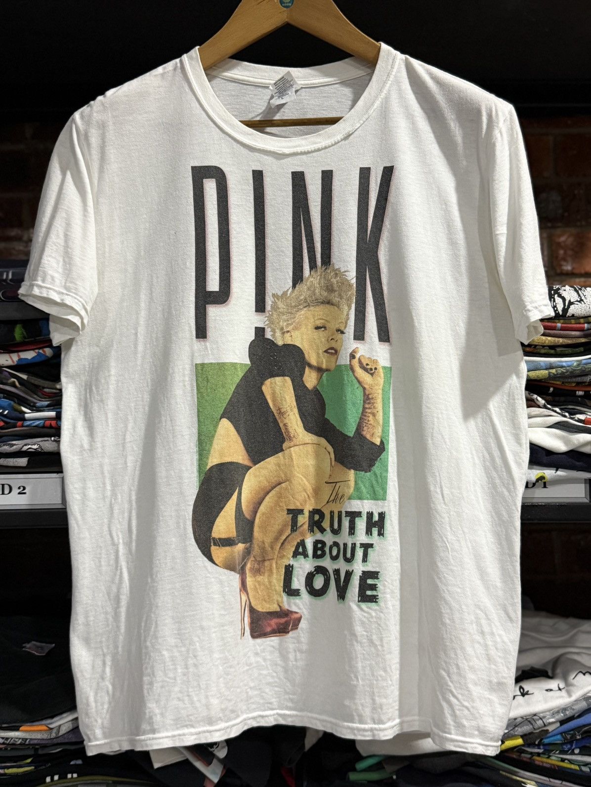 Band Tees Vintage Pink The Truth About Love Tour Tee Size US L / EU 52-54 / 3 - 1 Thumbnail