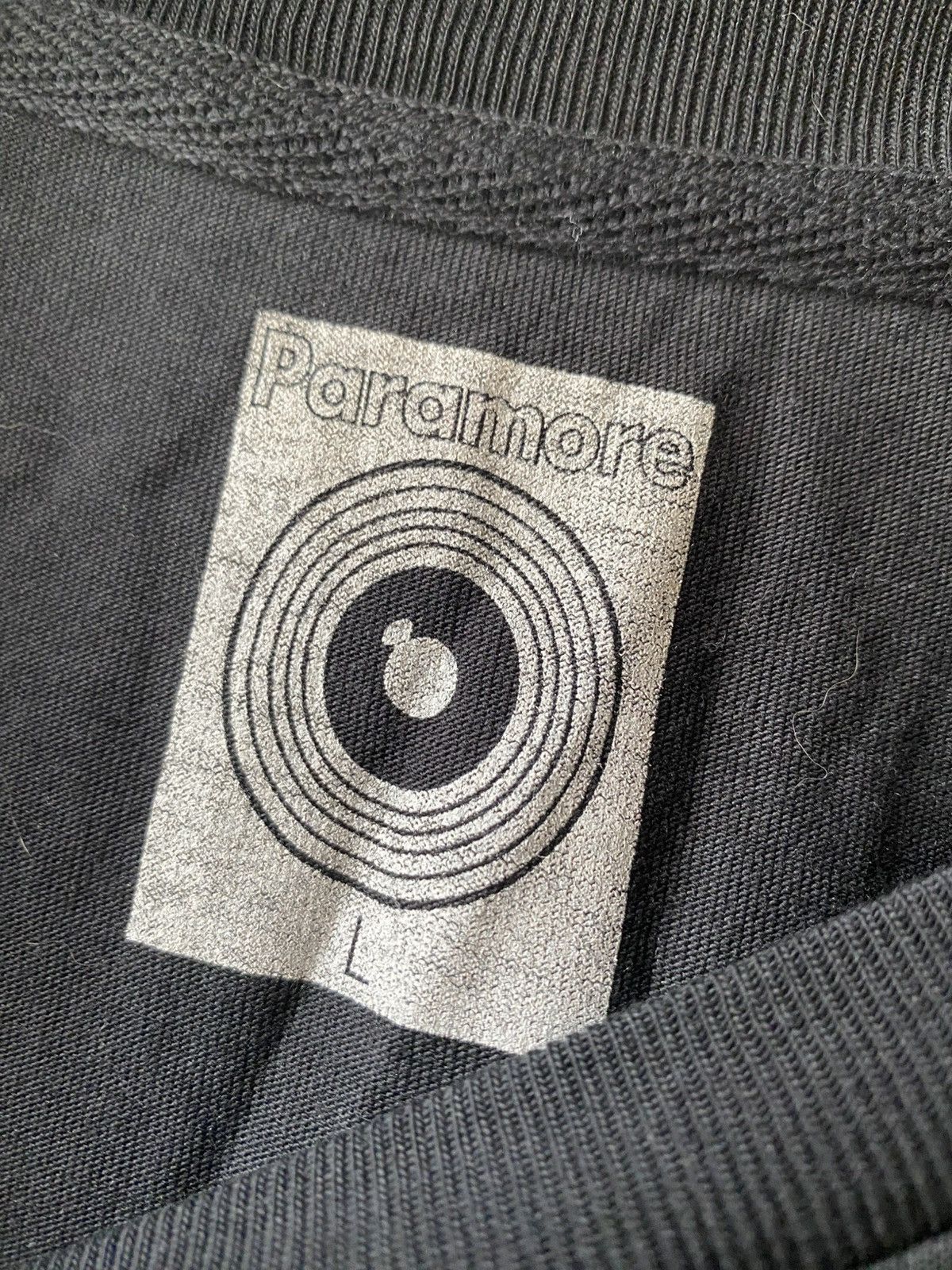 Band Tees Paramore This is Why Tour 2023 Longsleeve tee T-shirt y2k Size US M / EU 48-50 / 2 - 5 Thumbnail