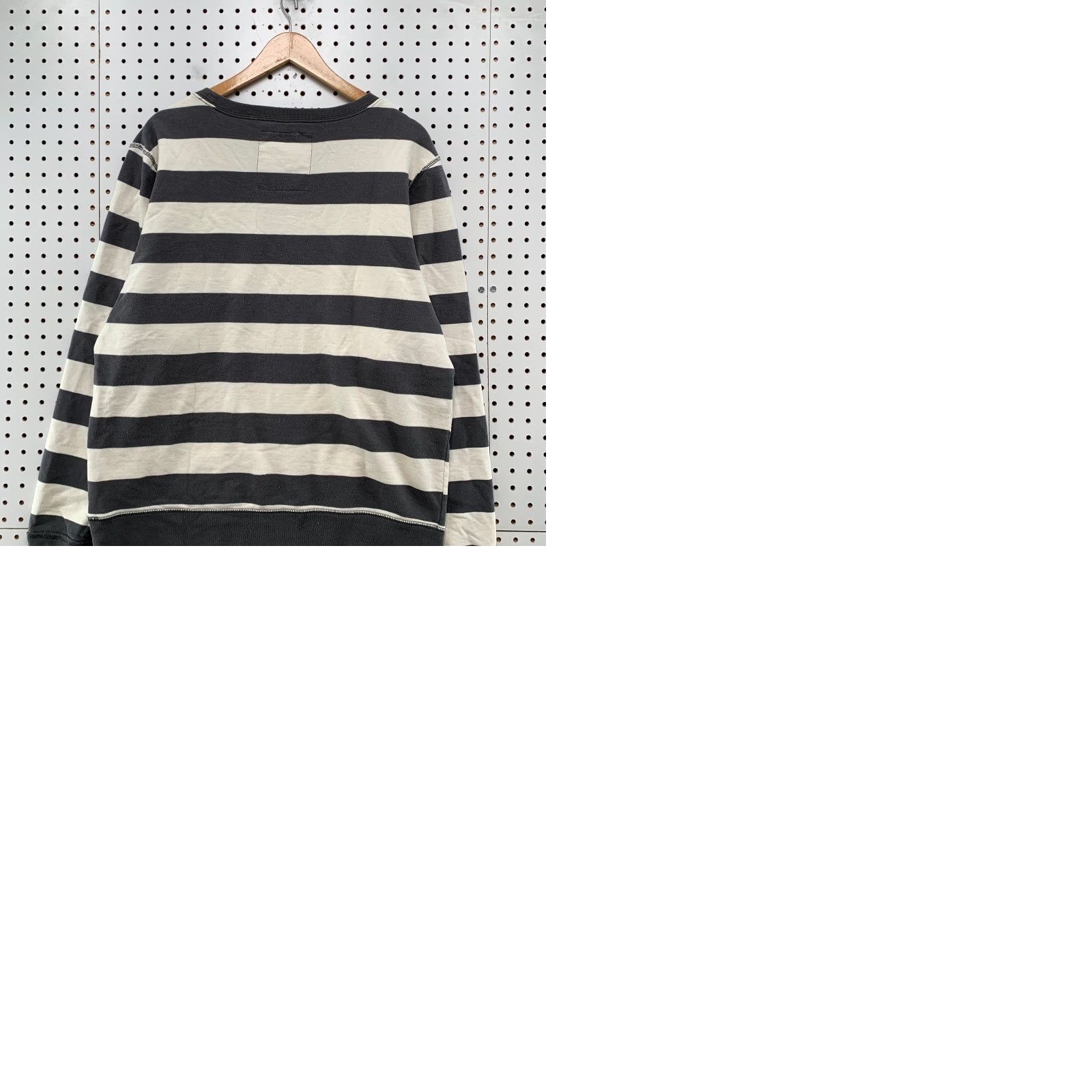 Aeropostale VINTAGE Aeropostale Sweater Mens 2XL Gray White Military Striped Long Sleeve Size US XXL / EU 58 / 5 - 9 Thumbnail