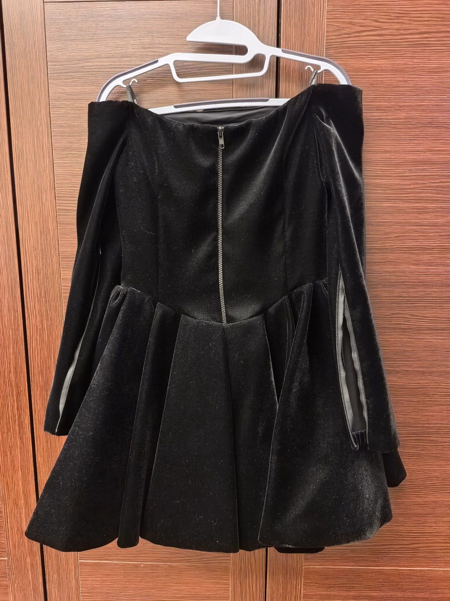 Versace VERSACE Black Velvet Dress 42 Half-Zip Sleeve NWOT Size M / US 6-8 / IT 42-44 - 4 Thumbnail