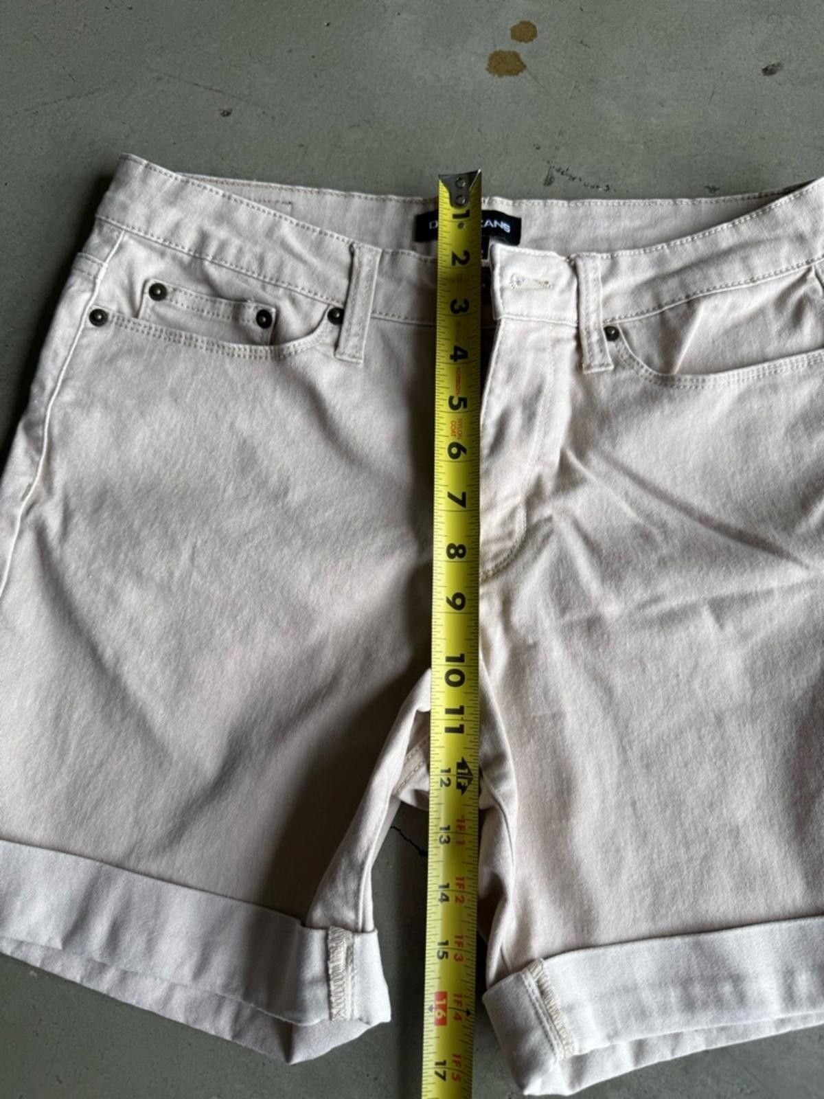 DKNY DKNY Jeans / Denim Cuffed Bermuda Shorts / tan Size 27" / US 4 / IT 40 - 6 Thumbnail