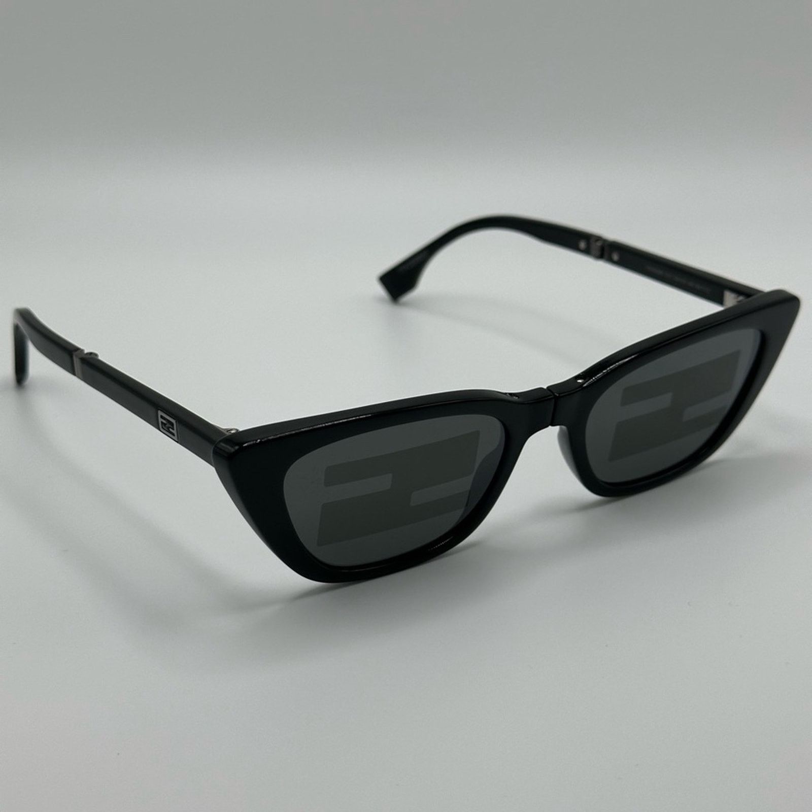 Fendi FENDI Sunglasses FE40089I 5301C Shiny Black/Smoke Mirror NEW Size ONE SIZE - 5 Thumbnail