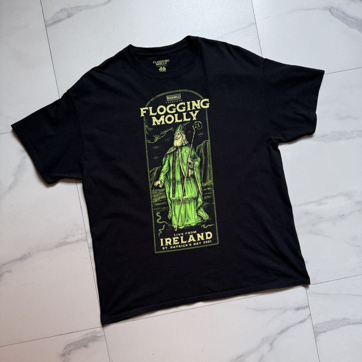 Band Tees Flogging Molly Live From Ireland T-Shirt Size US XL / EU 56 / 4 - 3 Thumbnail