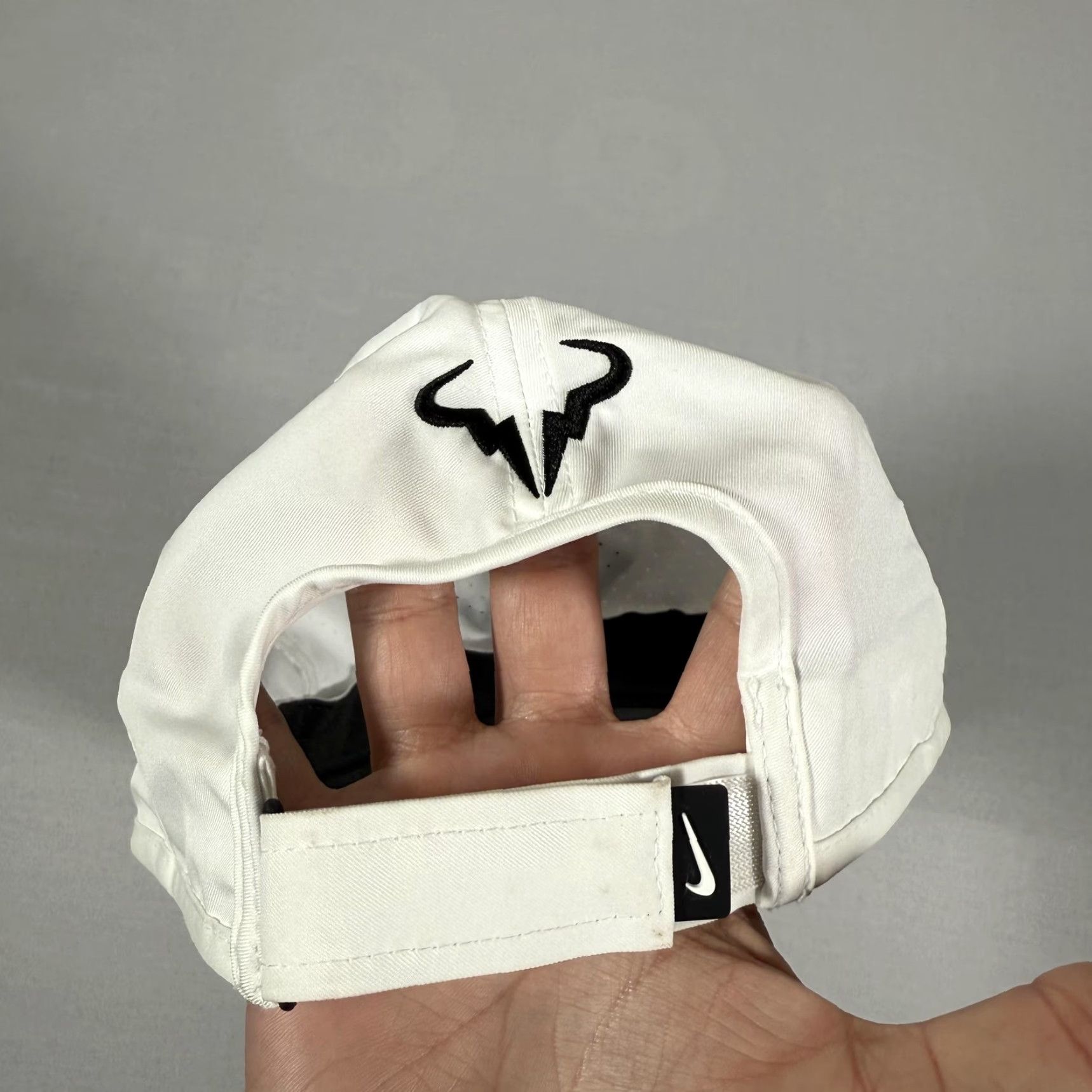 Nike Nike Hat Cap Rafael Nadal Strap Back Dri Fit Bull Mens Medium White Tennis Cap Baseball Size ONE SIZE - 5 Thumbnail