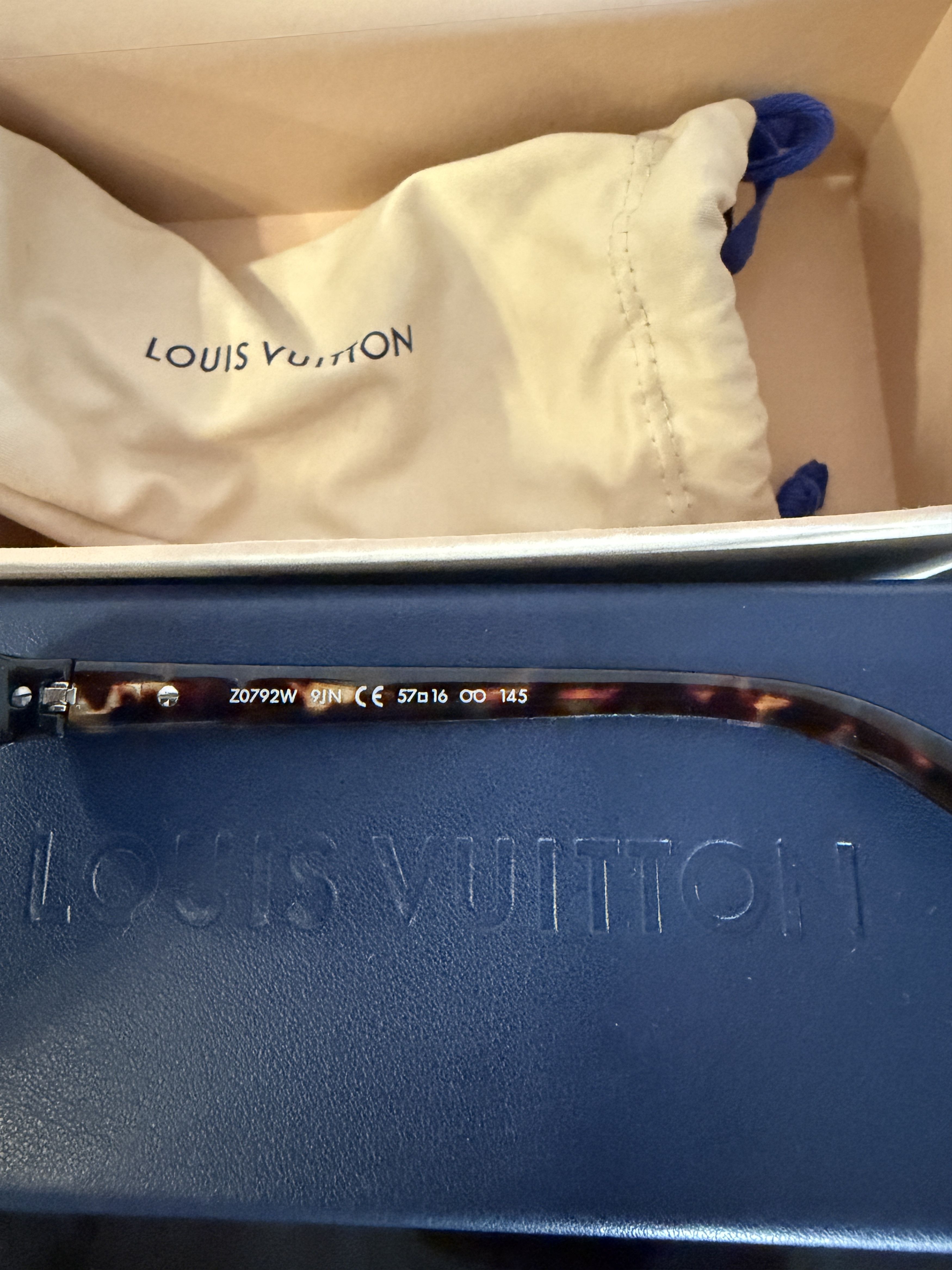 Louis Vuitton LOUIS VUITTON MEN'S Oliver Sunglasses Z0792W Size ONE SIZE - 3 Thumbnail
