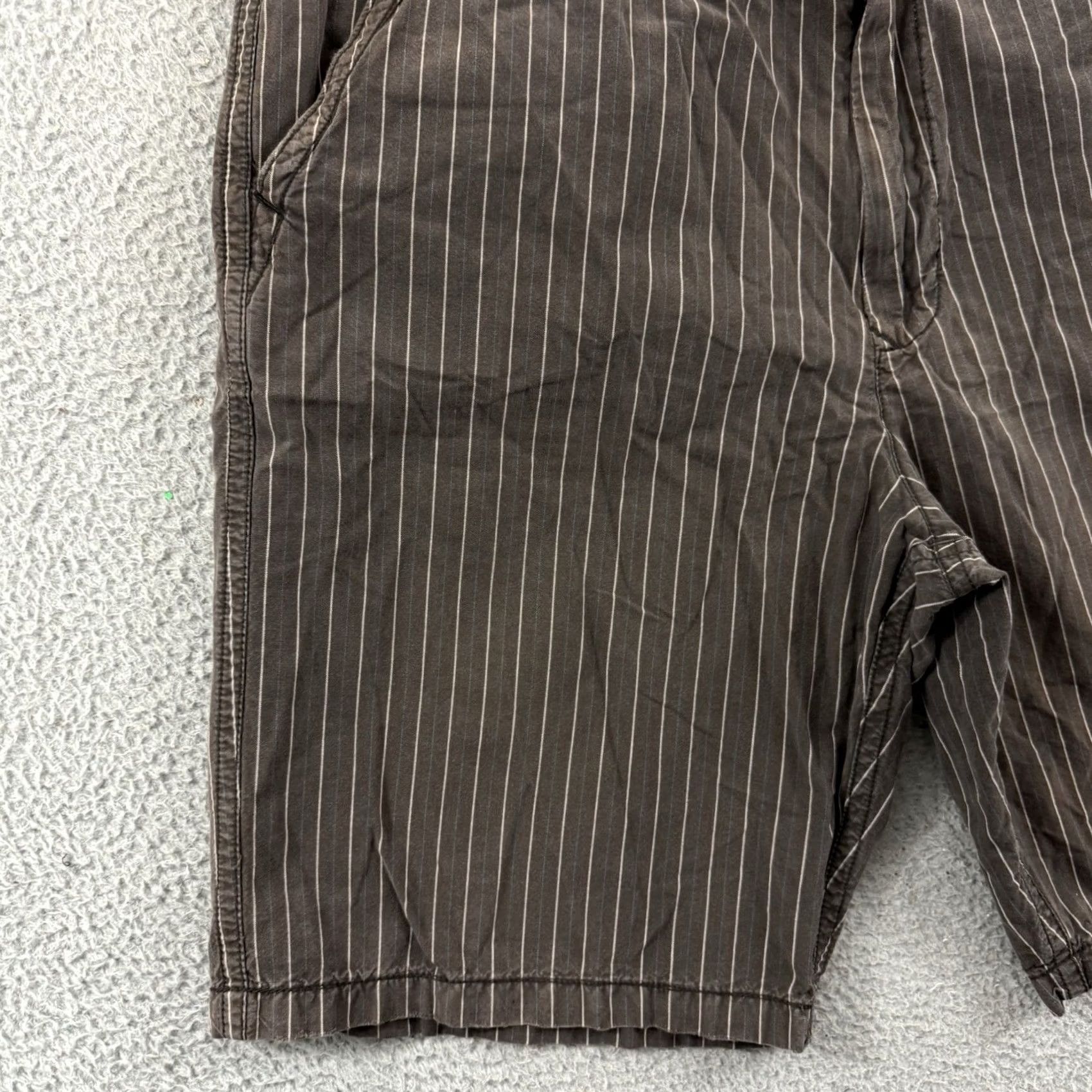 American Eagle Outfitters Vintage American Eagle Shorts Mens 38 Brown Striped Classic Skater Surf Zip Y2K Size US 38 / EU 54 - 3 Thumbnail