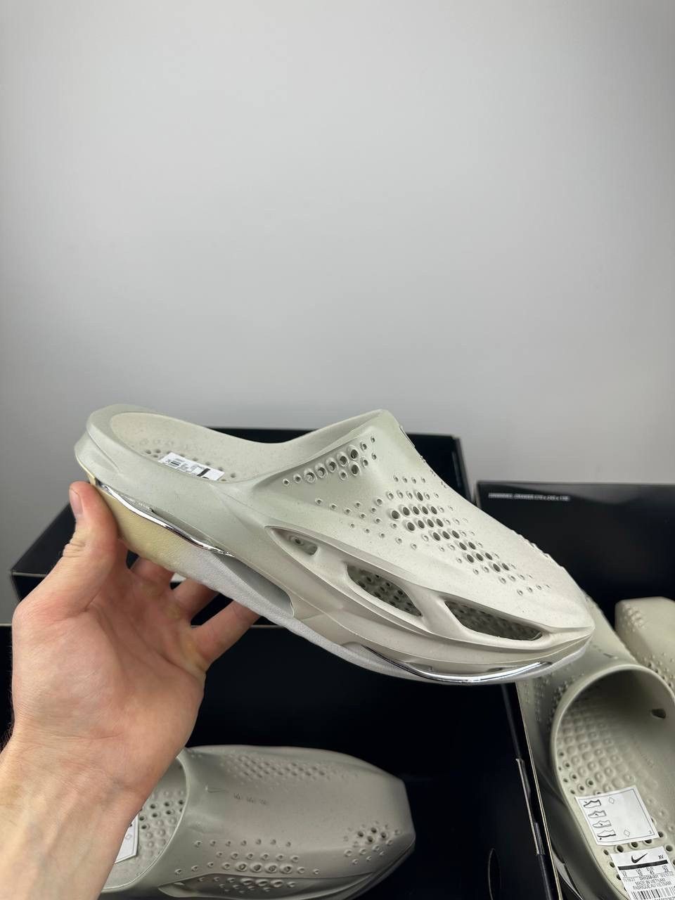 Nike New NIKE MMW 5 Slide Slippers Light Bone Chrome RARE US 8 Size US 8 / EU 41 - 1 Thumbnail