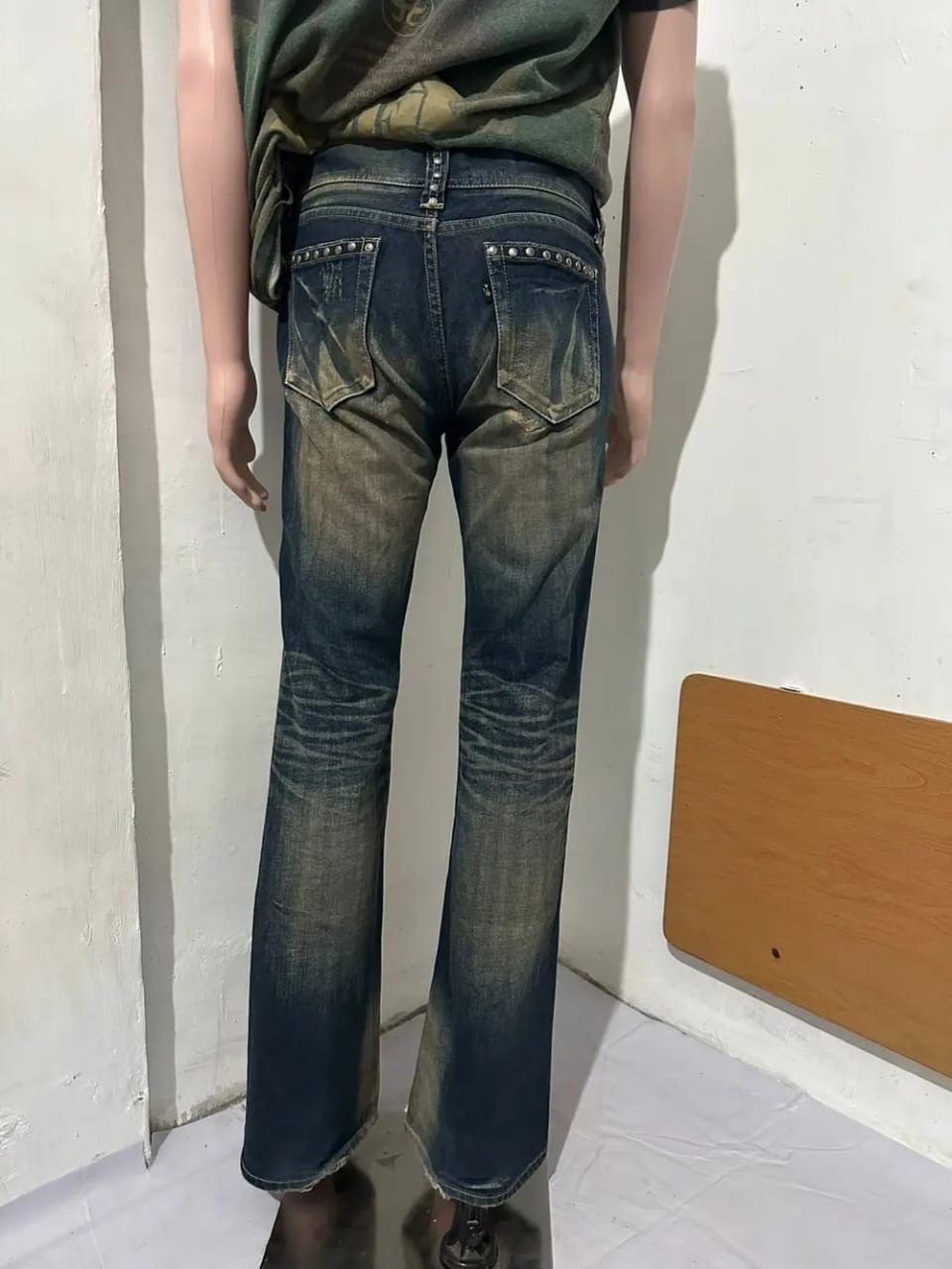 Vanquish Rare!!! Vanquish Japan studded Distressed FLared Mud Denim Size US 29 - 20 Thumbnail