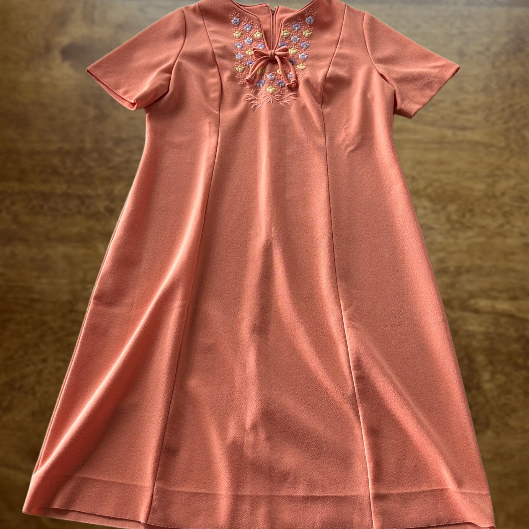 Vintage VINTAGE Dress Womens Medium Orange Floral Embroidered Bow V Neck A Line Knee Length Size M / US 6-8 / IT 42-44 - 1 Thumbnail