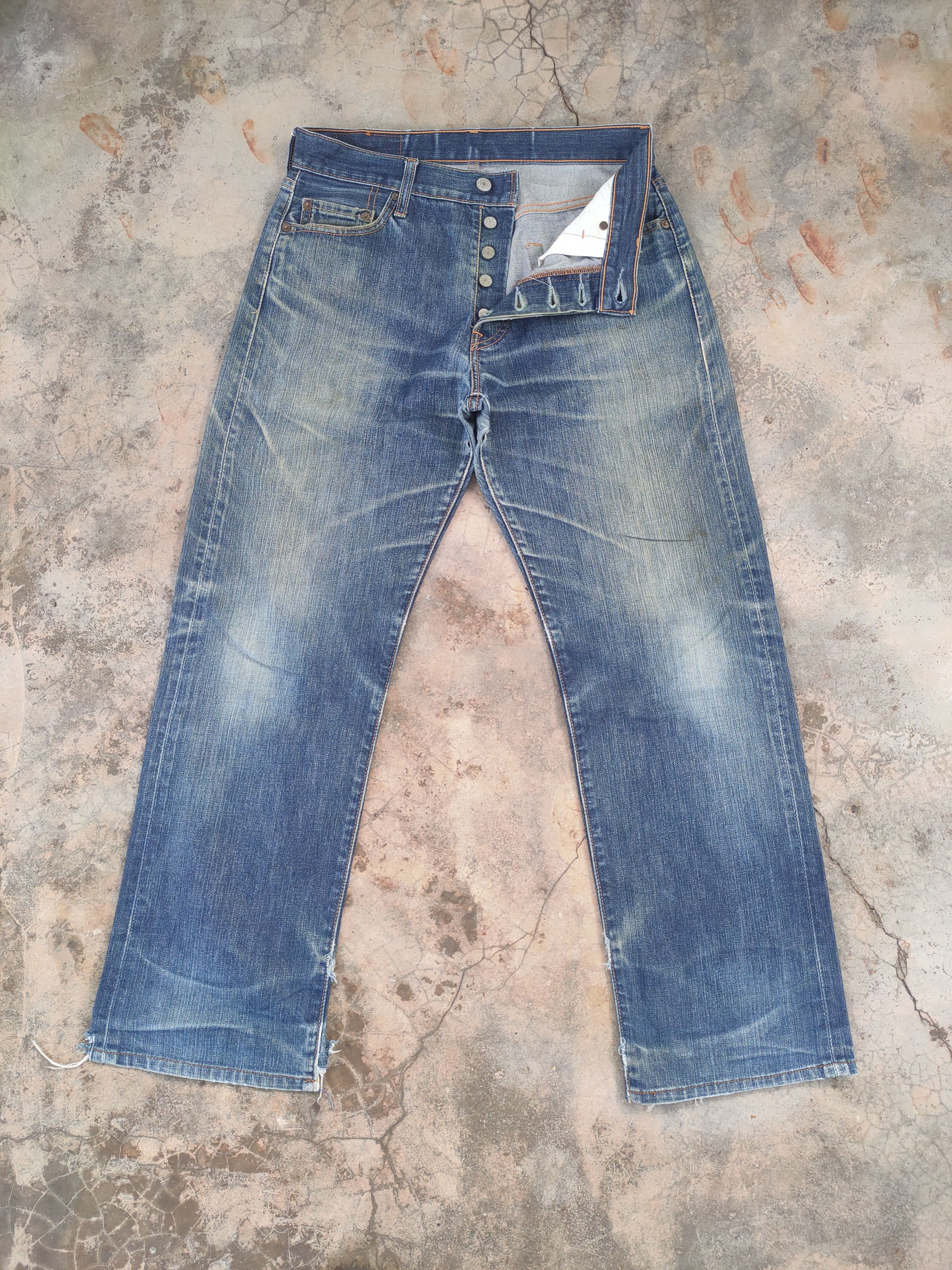 Levi's Vintage Clothing VINTAGE LEVI'S 501 FADED RIPPED DISTRESSED JEAN DENIM PANTS Size US 30 / EU 46 - 2 Thumbnail