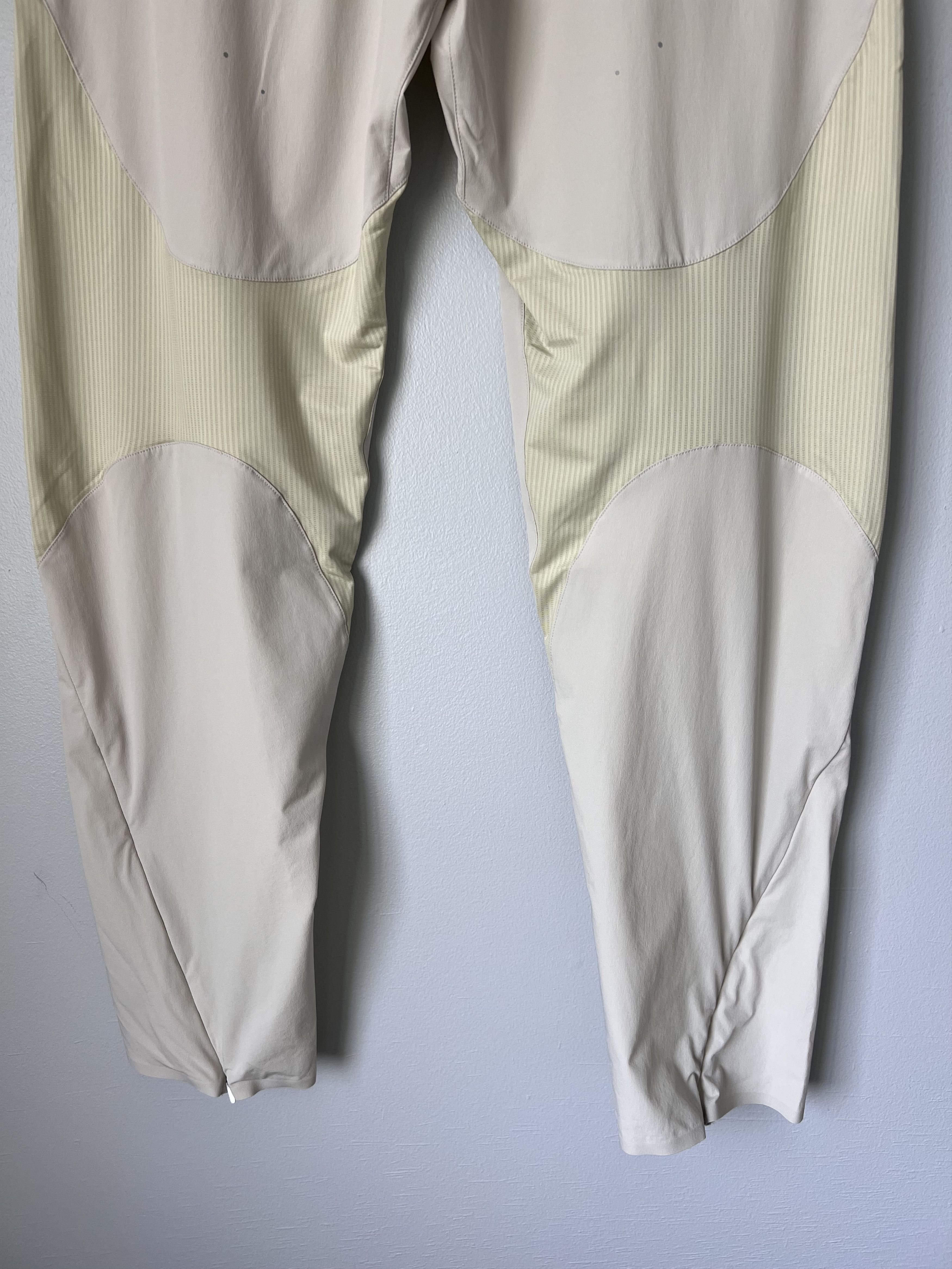 On × POST ARCHIVE FACTION (PAF) ON Post Archive Faction Running Pants in Moondust Chalk Size US 30 / EU 46 - 6 Thumbnail