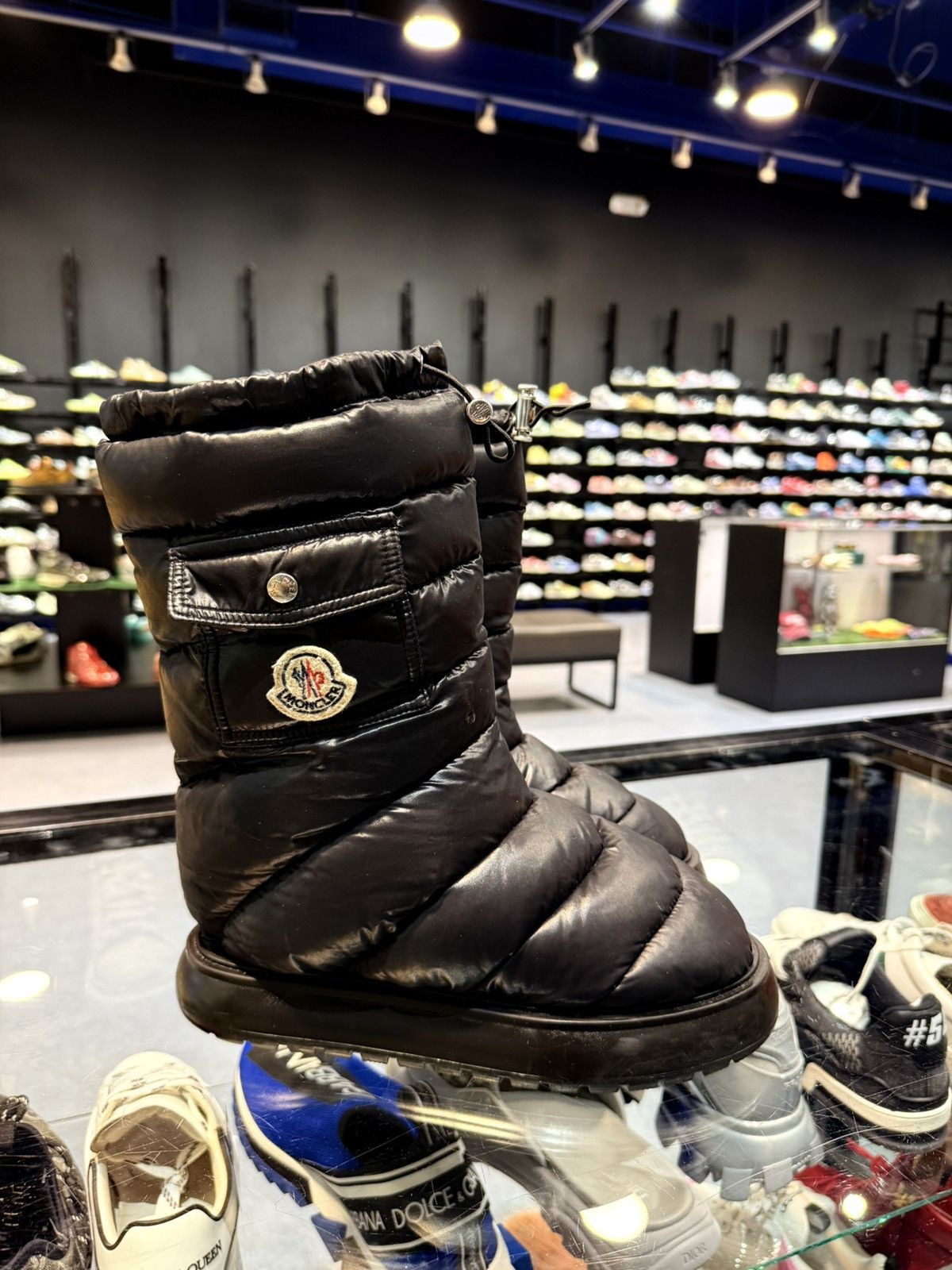 Moncler AUTHENTIC Moncler Gaia Pocket Puffer Snow Boot BLACK Size 40 Size US 10 / IT 40 - 2 Thumbnail