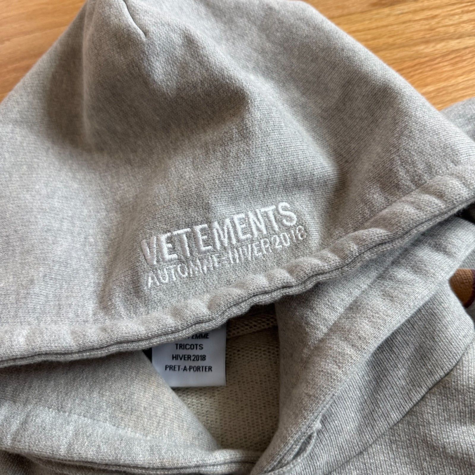 Vetements VETEMENTS AW18 Misplaced Grey Heavyweight Hoodie Size M / US 6-8 / IT 42-44 - 10 Thumbnail