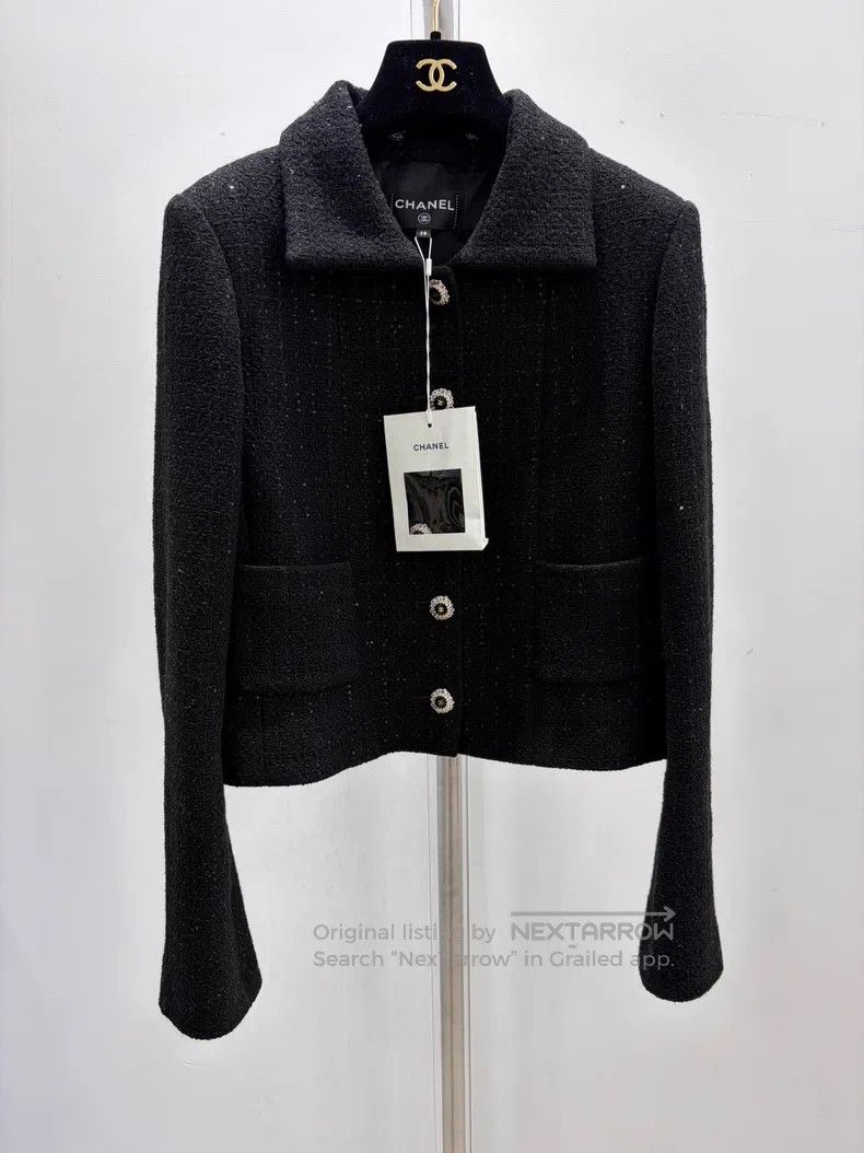Chanel Chanel Black sequin tweed short jacket Size XS / US 0-2 / IT 36-38 - 1 Thumbnail