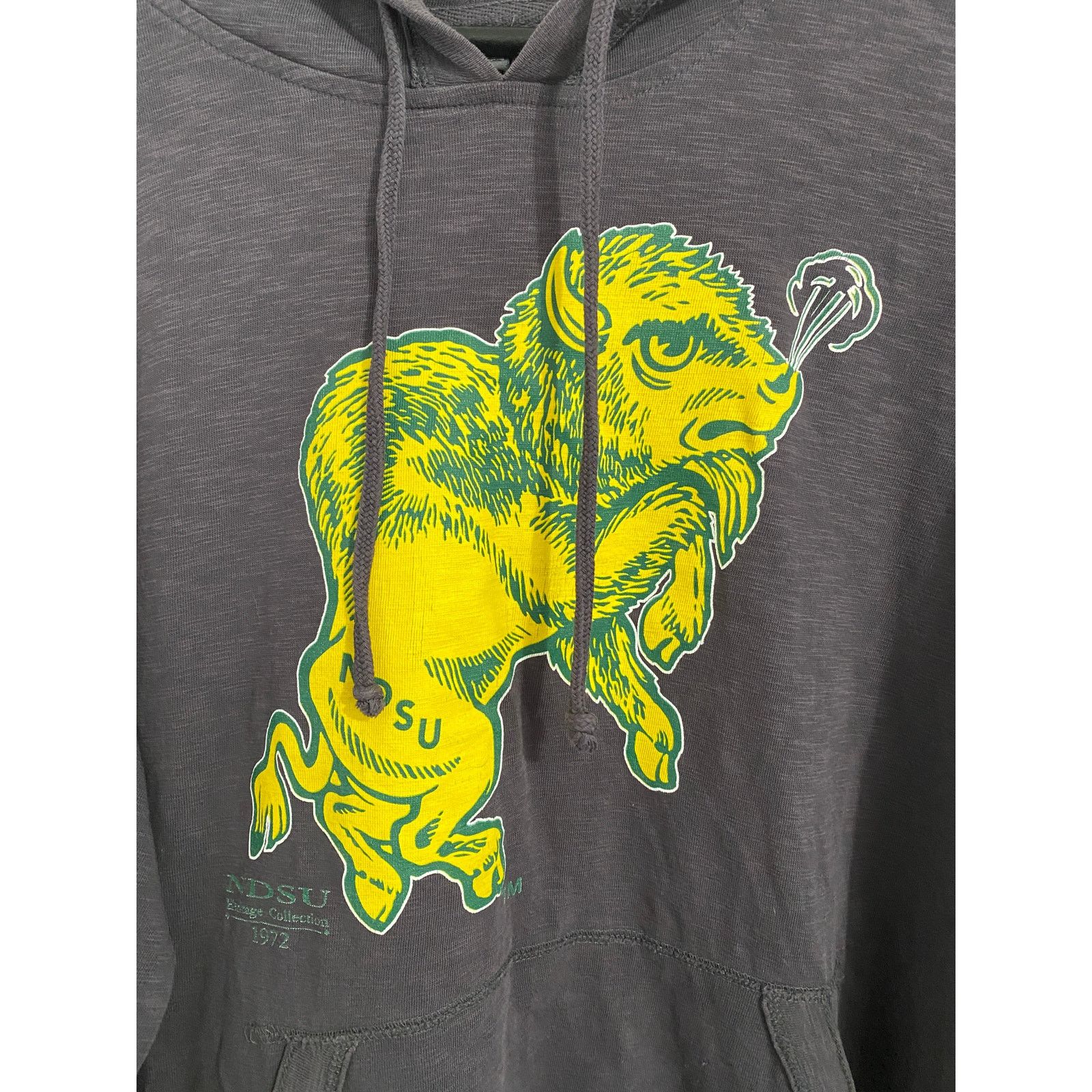 NCAA NDSU Bison Dark Gray Hoodie Sweatshirt Men's Size XL Size US XL / EU 56 / 4 - 2 Thumbnail