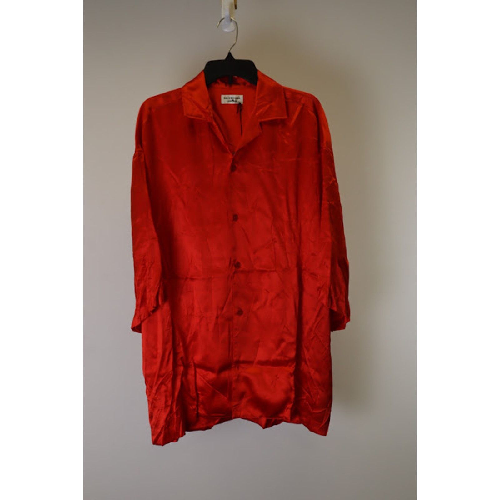 Balenciaga o1rshd1 Fluid Silk Satin Short Sleeve Shirt in Red Size US M / EU 48-50 / 2 - 1 Thumbnail