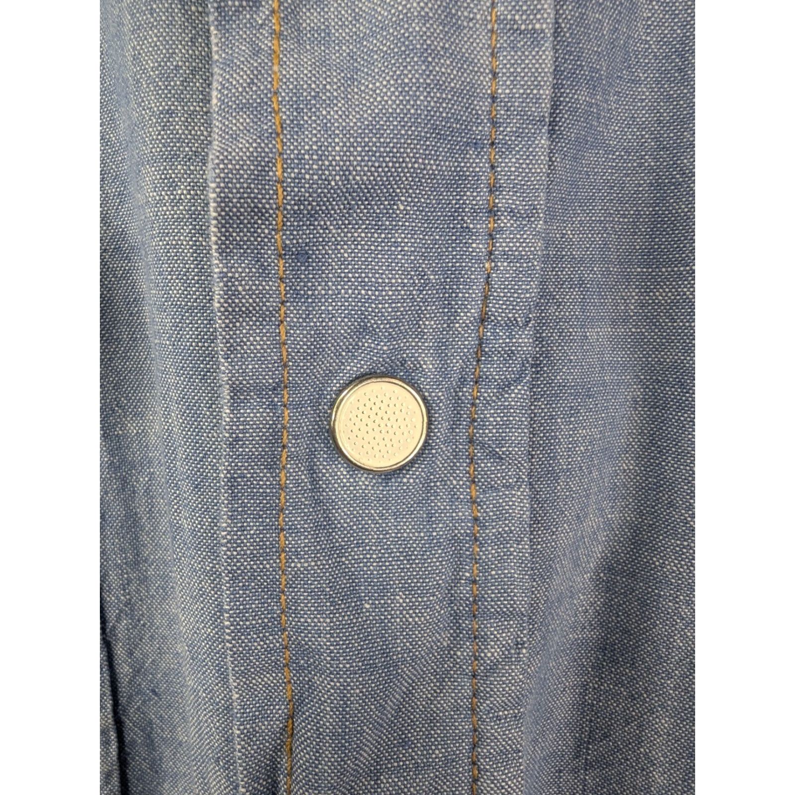 Wrangler VINTAGE Wrangler Chambray Denim Western Shirt Sanforized Snap Button 15.5 33 Blue Cotton Men Regular Size 15.5 XS-? Size US L / EU 52-54 / 3 - 5 Thumbnail