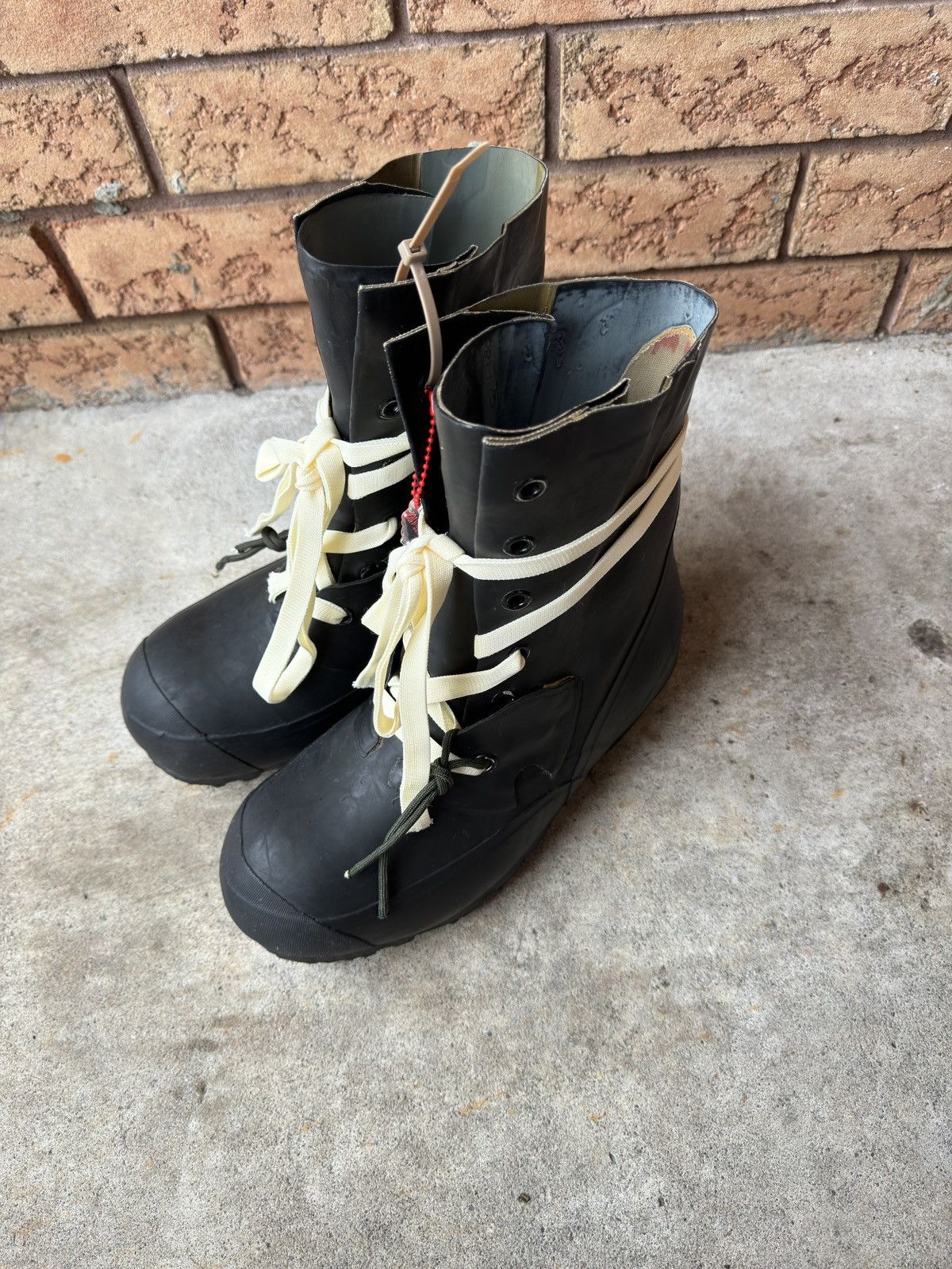 Vintage 1970s/80s Vintage Rubber Bunny / Mickey Boots Size US 10.5 / EU 43-44 - 9 Thumbnail