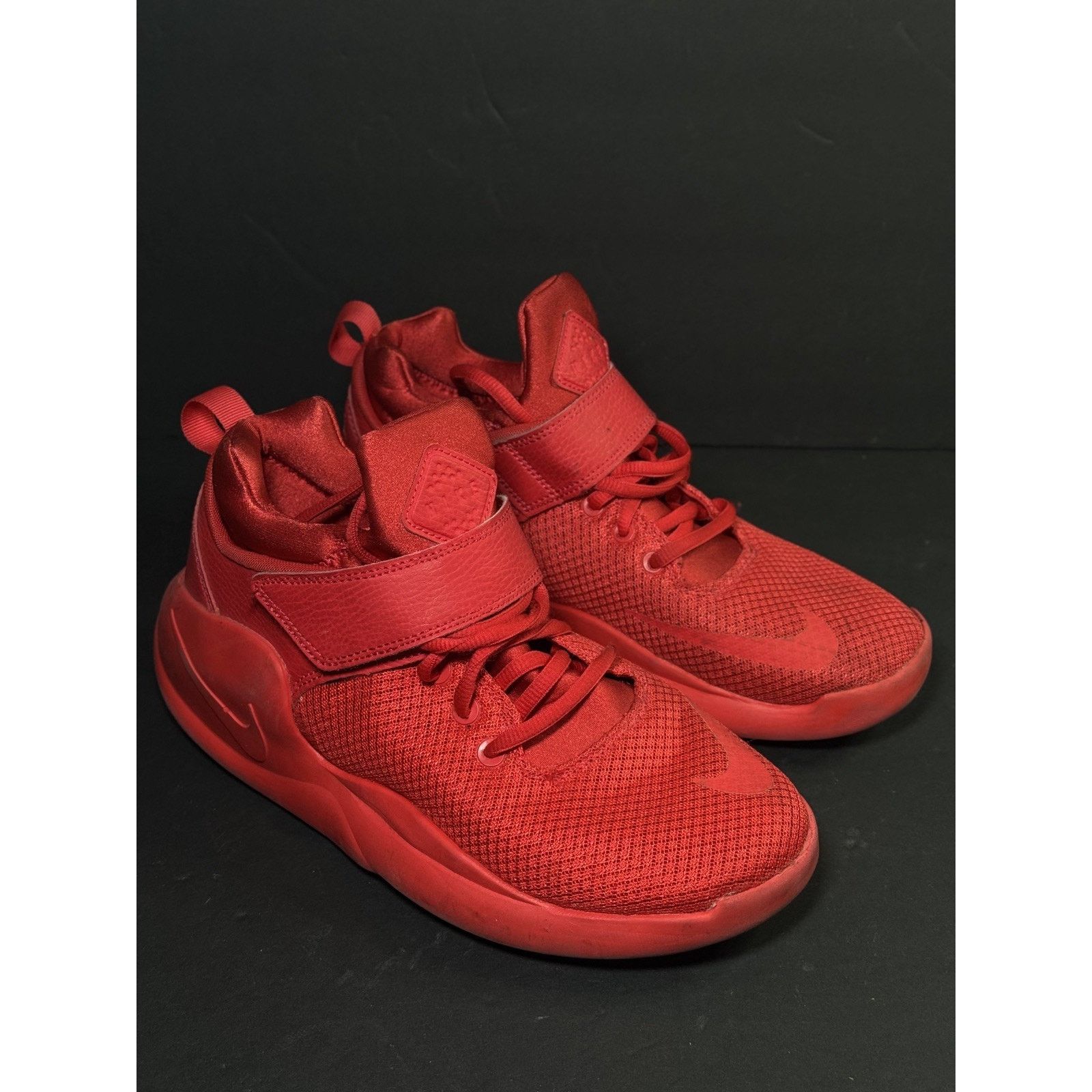 Nike Nike Kwazi Triple GS Red Mid Top JUNIOR Sneaker Size 6.5 Size US 6.5 / EU 39-40 - 5 Thumbnail
