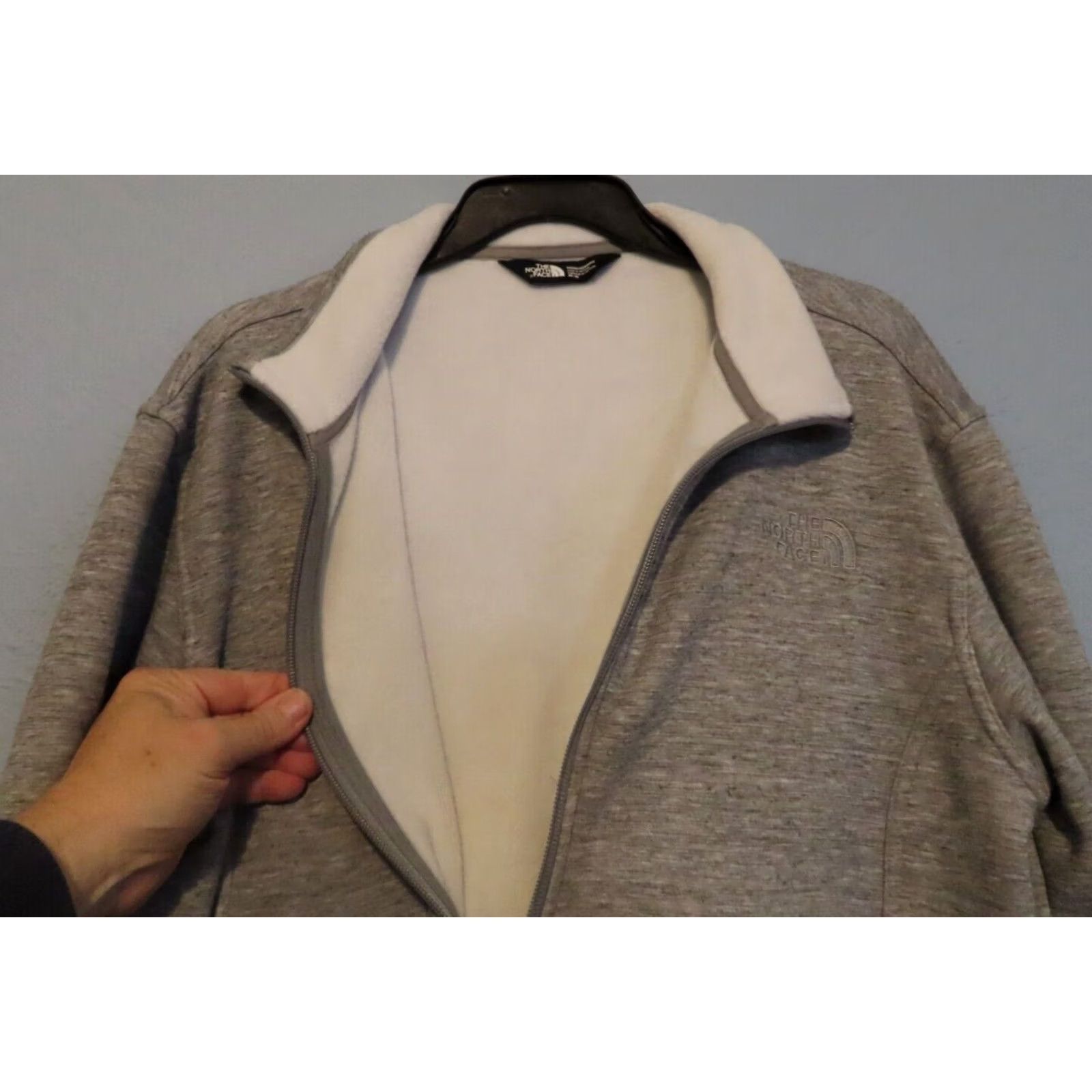The North Face The North Face Jacket Men M Full Zip Fleece Gray Light Liner Solid Zip Logo Windbreaker Casual Travel Workwear Vintage: No Size US M / EU 48-50 / 2 - 4 Thumbnail