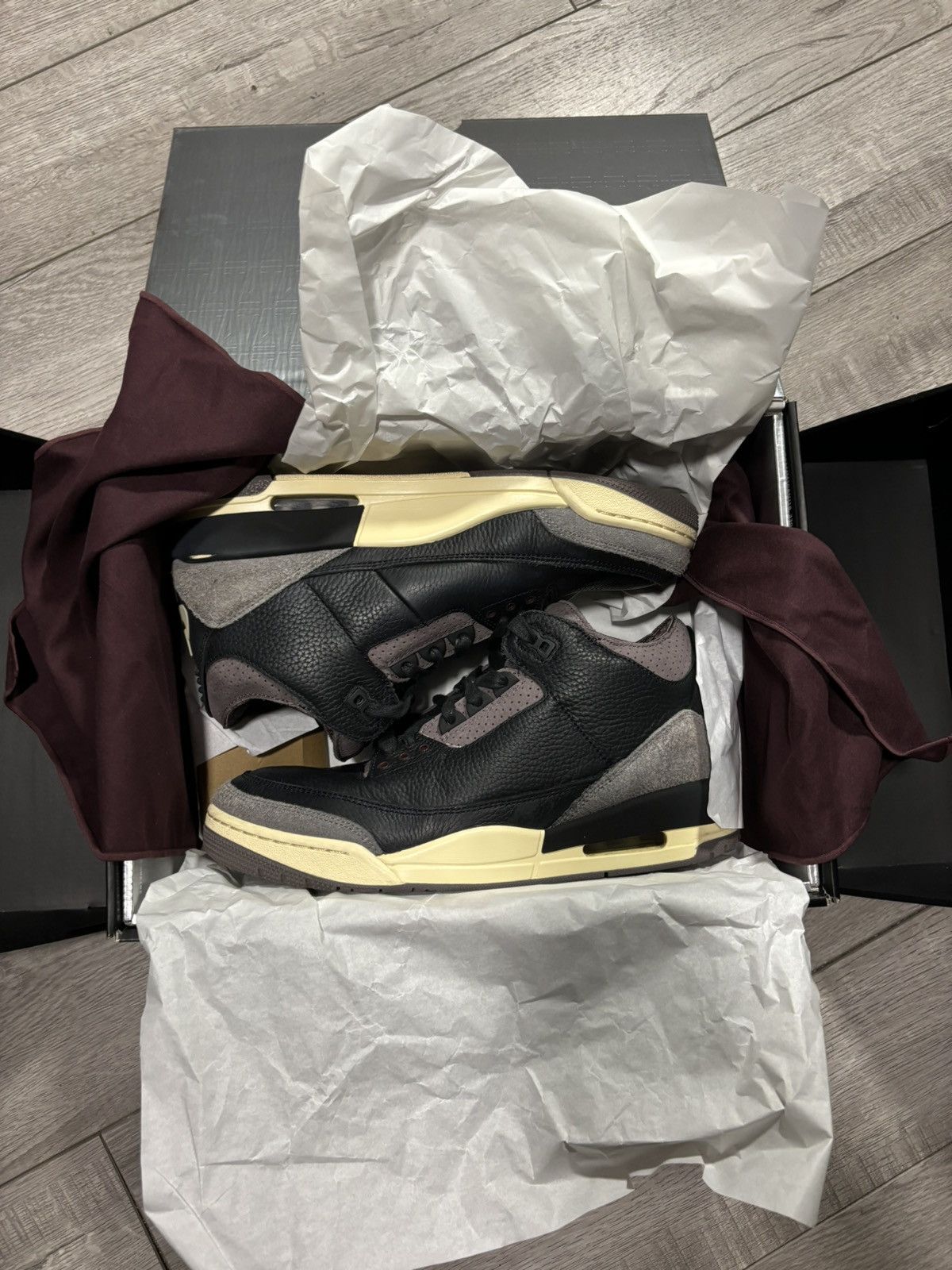 A Ma Maniere × Jordan Brand Jordan A ma Maniere 3s Size US 10 / EU 43 - 1 Thumbnail