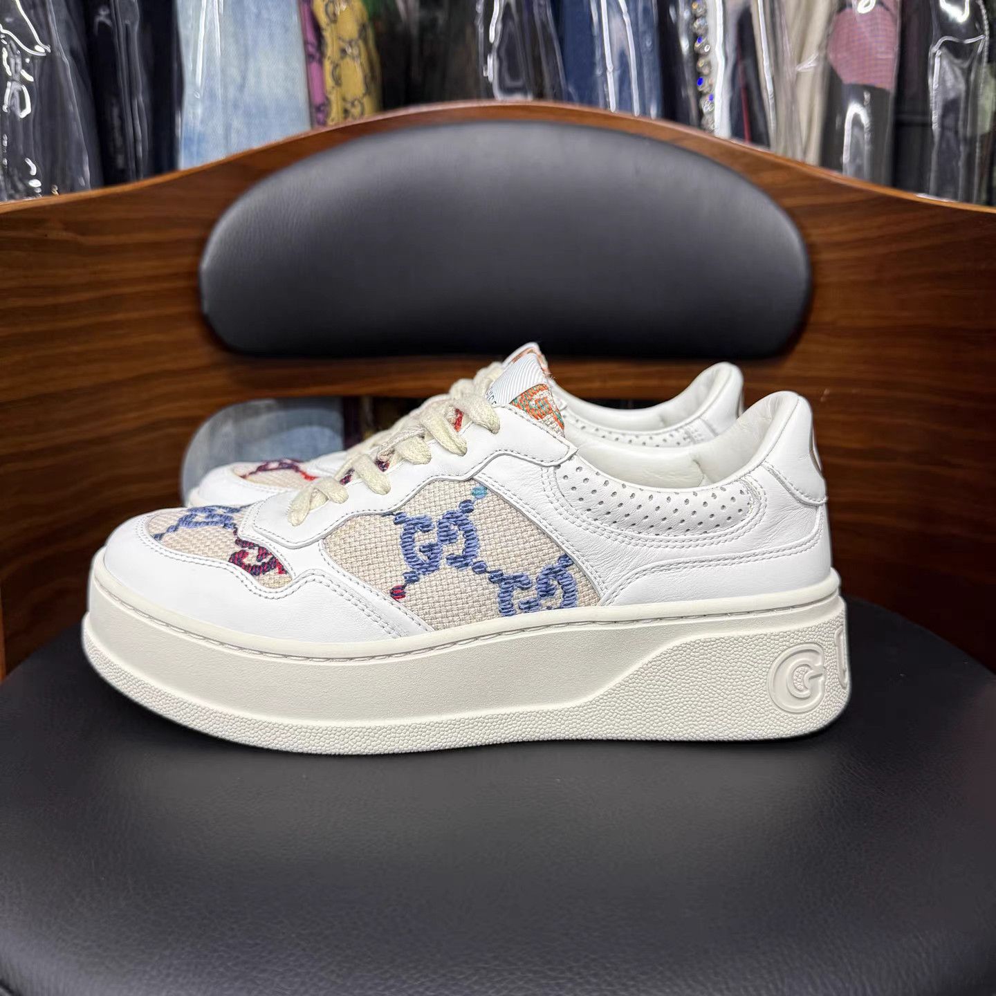 Gucci Gucci GG Multicolor White Embroidered Platform Sneakers K15 Size US 7.5 / IT 37.5 - 6 Thumbnail