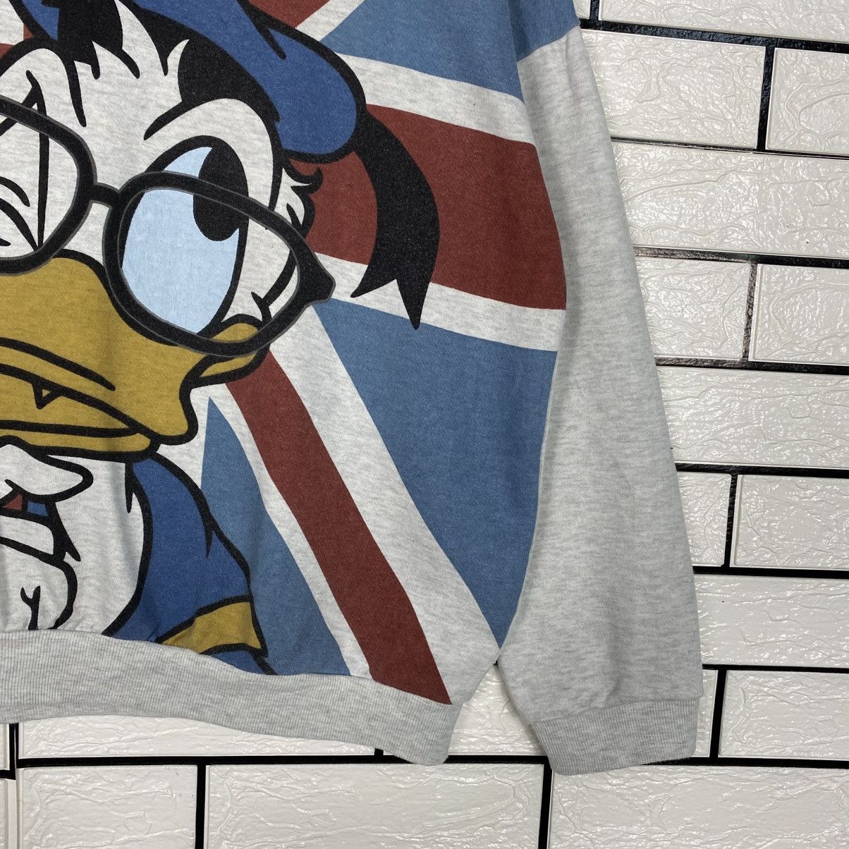 Japanese Brand 📌Vintage Donald Duck Sweatshirt Big Logo Size US L / EU 52-54 / 3 - 6 Thumbnail