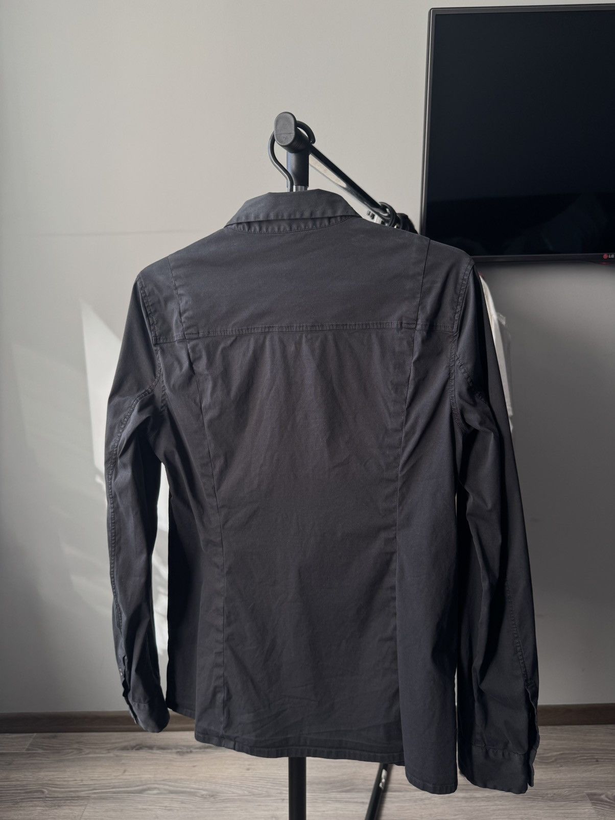 Prada Prada small logo shirt in black Size M / US 6-8 / IT 42-44 - 7 Thumbnail