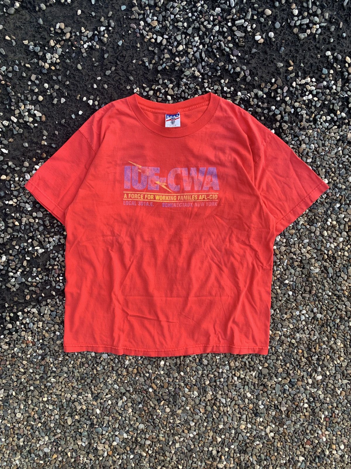 Vintage Vintage Schenectady Local 301AE IUE-CWA Labor Union T-Shirt Size US XXL / EU 58 / 5 - 1 Thumbnail