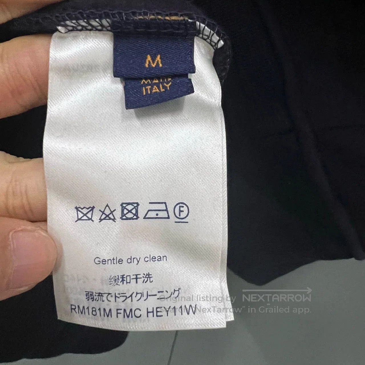 Louis Vuitton louis vuitton navy zip-up jacket size s. Size US S / EU 44-46 / 1 - 4 Thumbnail