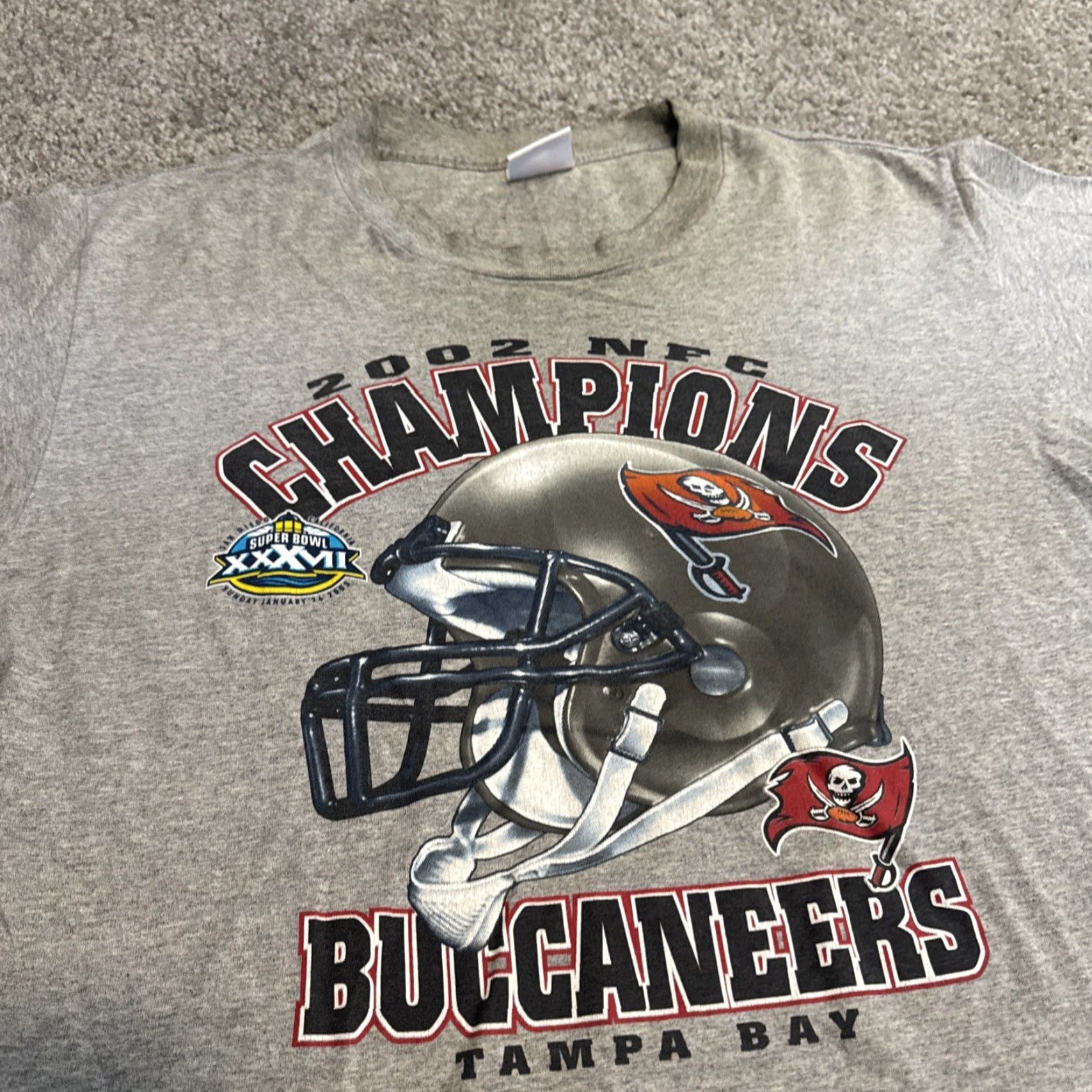NFL VINTAGE Tampa Bay Buccaneers NFL Football T-Shirt XL Gray Men’s XL? Size US XL / EU 56 / 4 - 2 Thumbnail