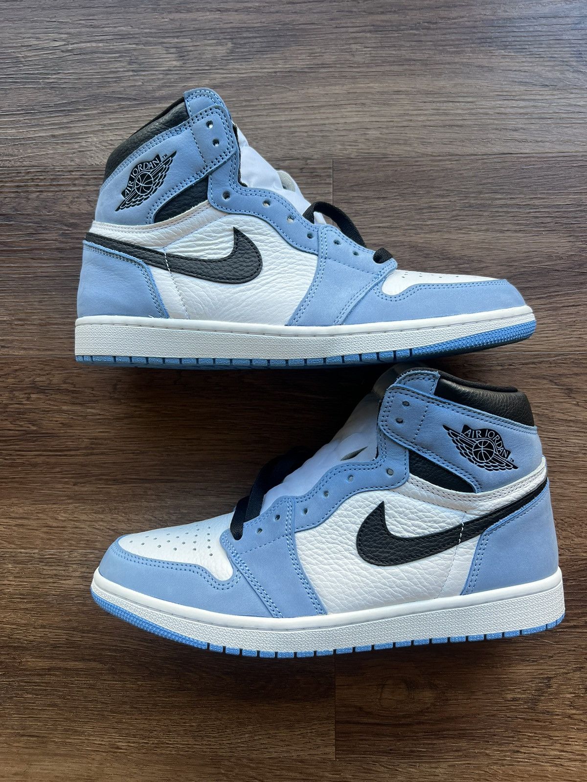 Jordan Brand Men’s Air Jordan 1 OG High Retro University Blue Sneakers Size US 10.5 / EU 43-44 - 1 Thumbnail