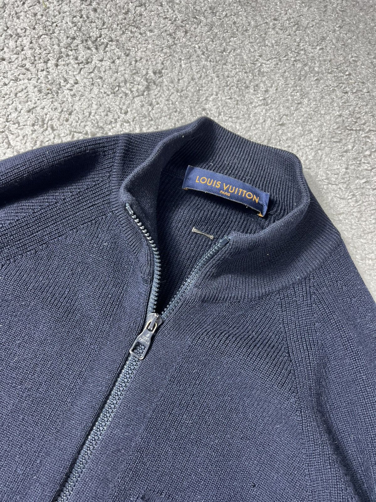 Louis Vuitton Louis Vuitton Dark Blue Wool Knit Zip Up Sweater Size L Size US L / EU 52-54 / 3 - 5 Thumbnail
