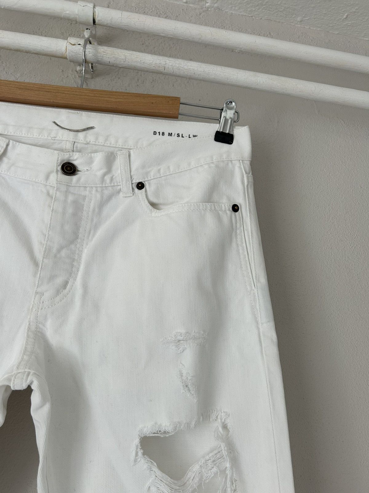 Saint Laurent Paris White Distressed D18 M/SL-LW Jeans Size US 33 - 5 Thumbnail