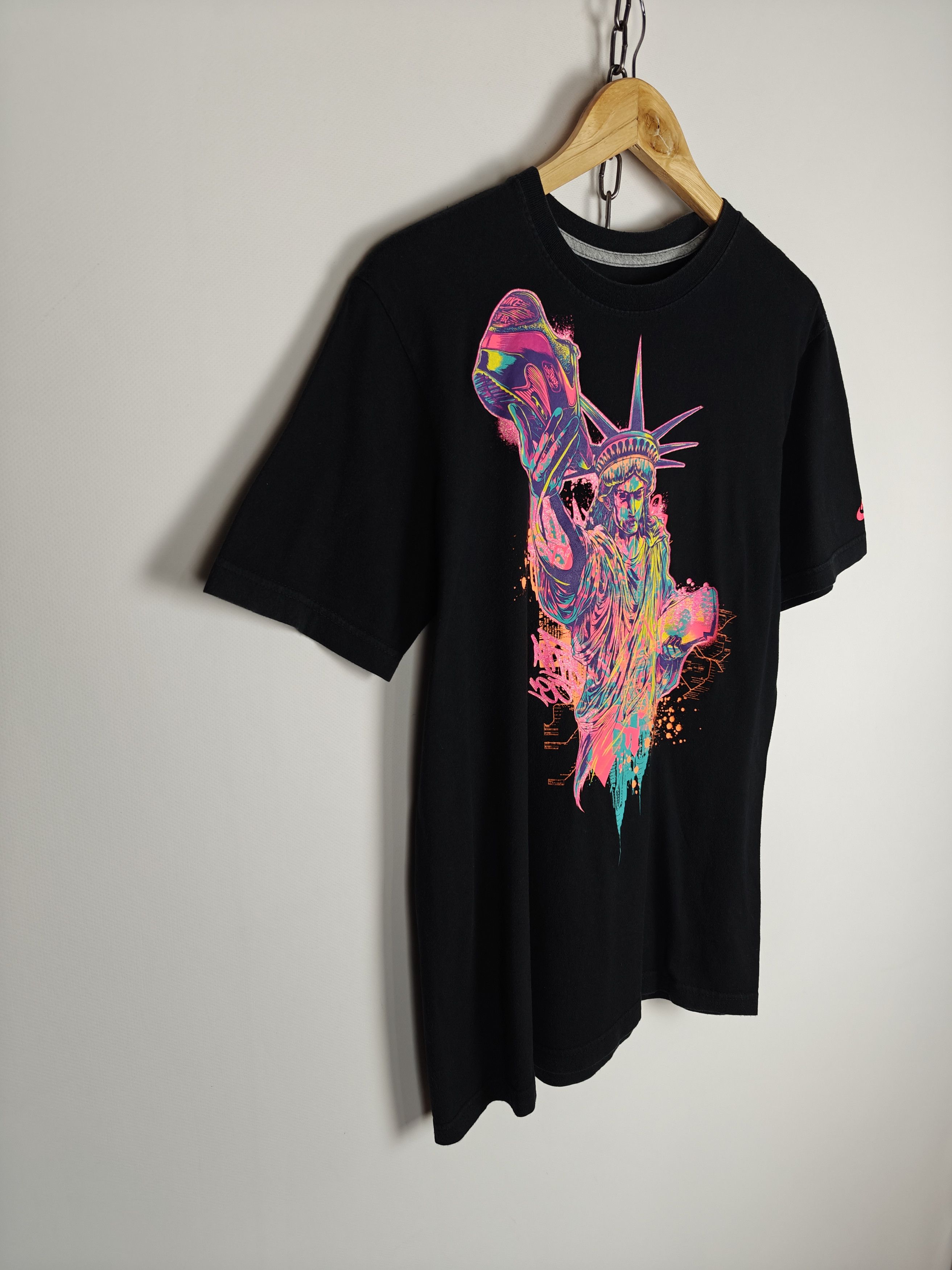 Nike Nike Statue of Liberty T-Shirt Air Max Tee Crew Black M Size US M / EU 48-50 / 2 - 5 Thumbnail