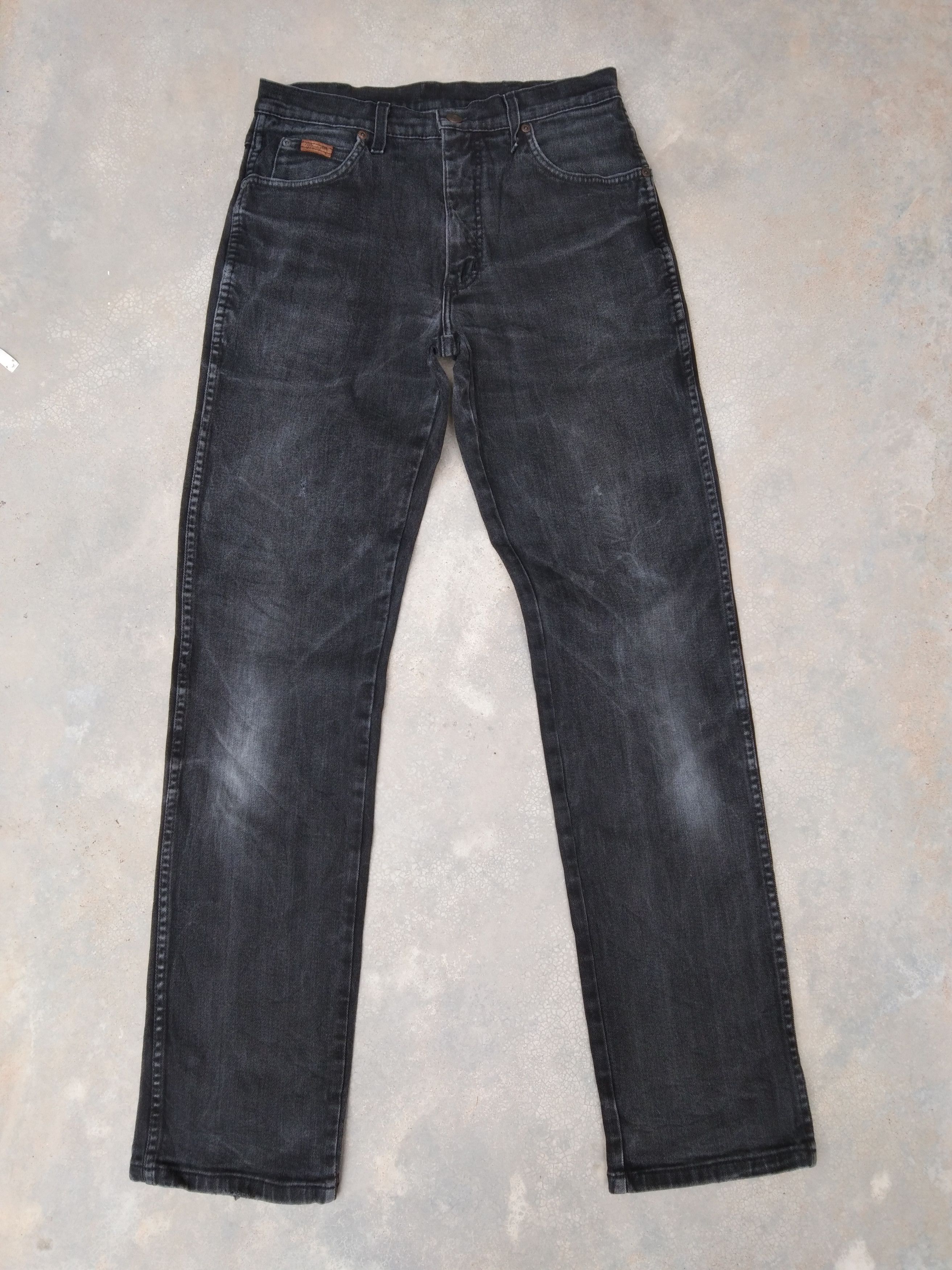 Vintage Vintage Faded Black Wrangler Distressed Jeans 30x34 Size US 30 / EU 46 - 1 Thumbnail