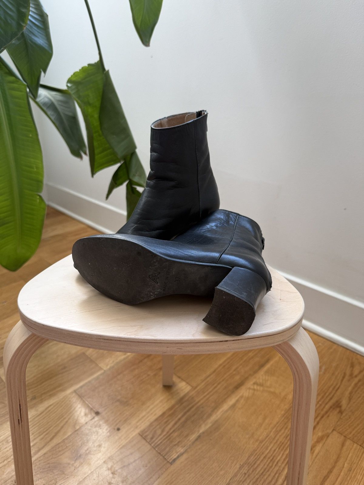 About Arianne About Arianne Soft Black Leather Ankle Boots Size US 7 / IT 37 - 4 Thumbnail