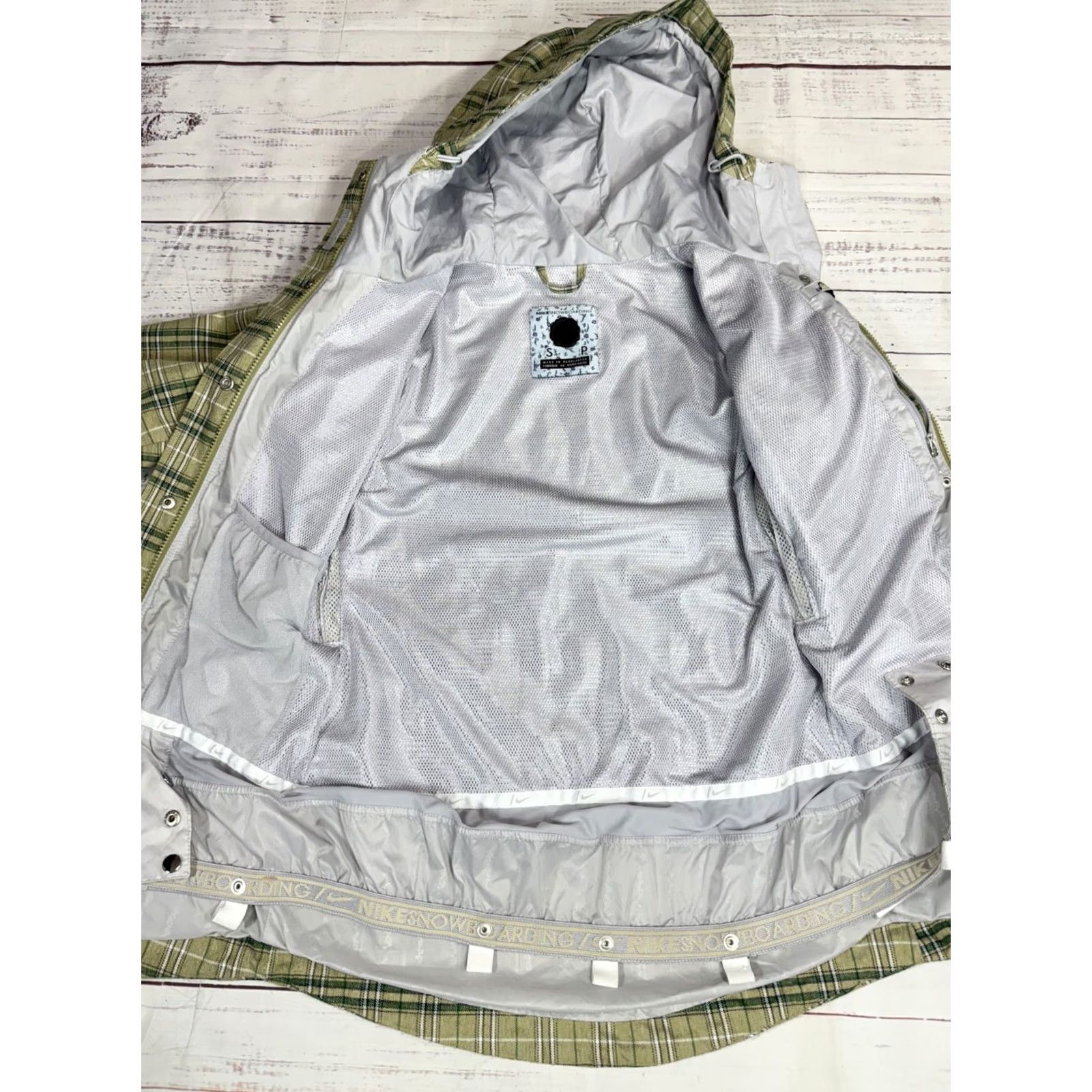 Nike Nike Snowboarding Women's Green Plaid Hooded Jacket Sz S Parka Size S / US 4 / IT 40 - 7 Thumbnail
