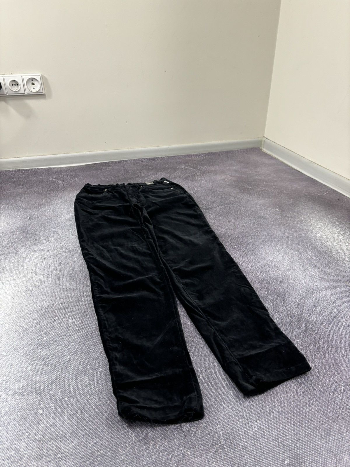 Versace Vintage Versace Jeans Couture Women’s Y2K Black Velvet Pants Size 28" / US 6 / IT 42 - 12 Thumbnail