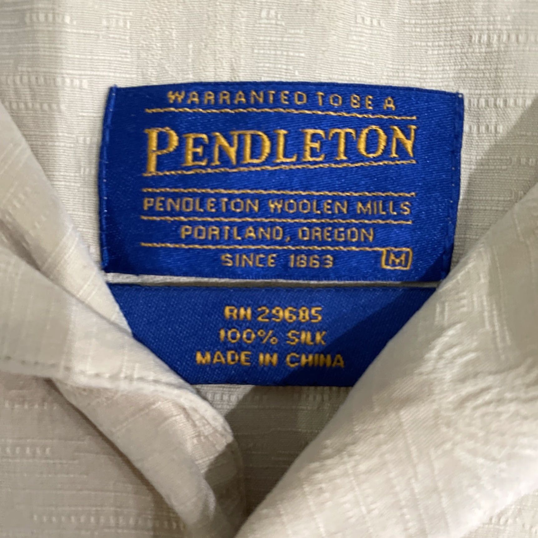 Pendleton Pendleton 100% silk button-down shirt Mens M Short Sleeve Beige Hawaii Style Button-Up Collared Shirt Size US M / EU 48-50 / 2 - 5 Thumbnail