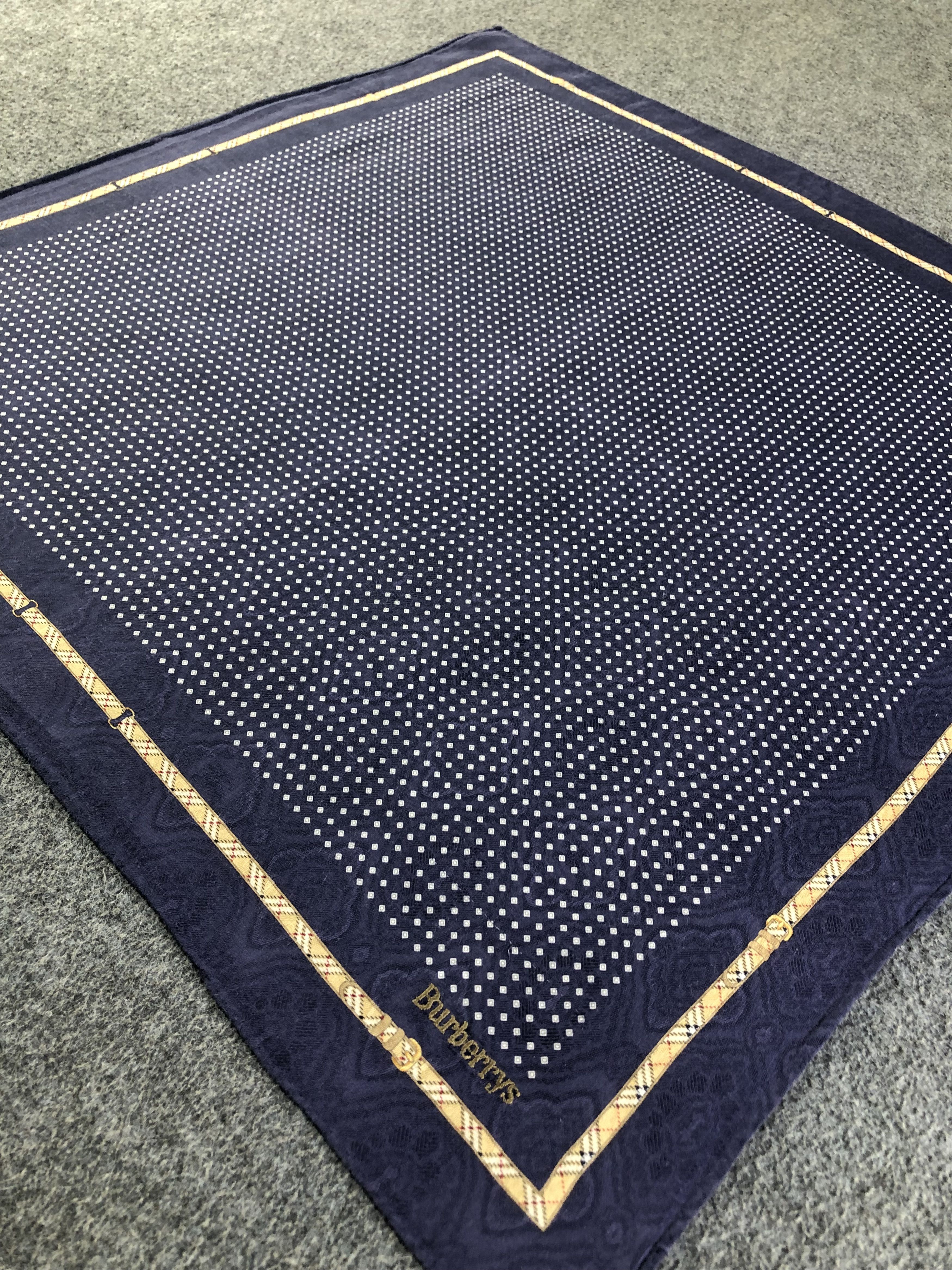 Burberry Burberrys Handkerchief / Bandana / Neckerchief C395 Size ONE SIZE - 3 Thumbnail