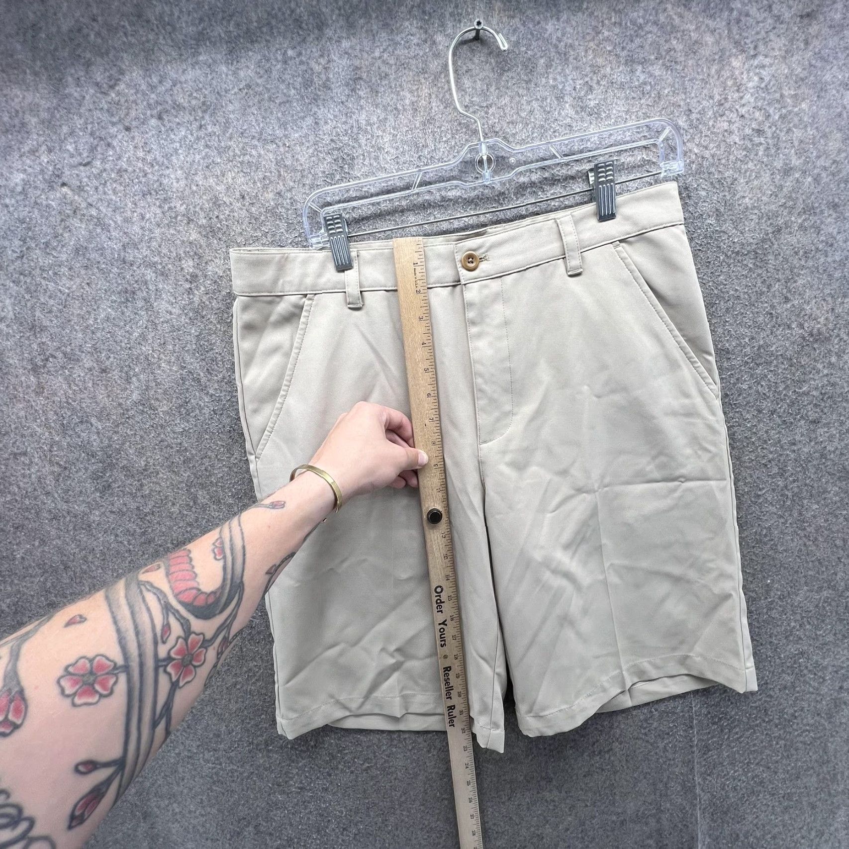 Izod IZOD Golf Shorts Mens 32 Beige Twill Chino Performance 10 Inseam Casual Size US 32 / EU 48 - 3 Thumbnail